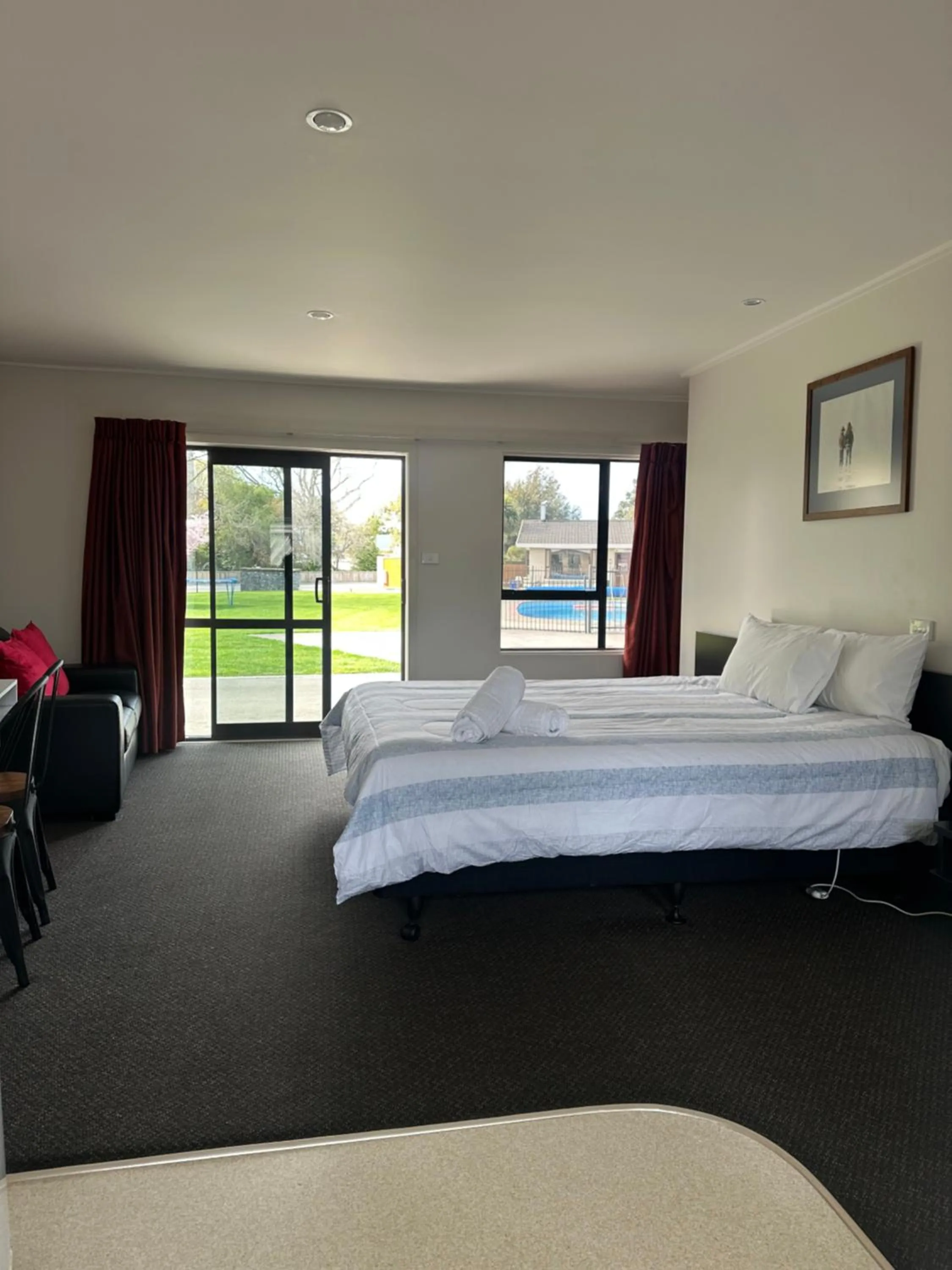 Photo of the whole room, Bed in Cherylea Motel