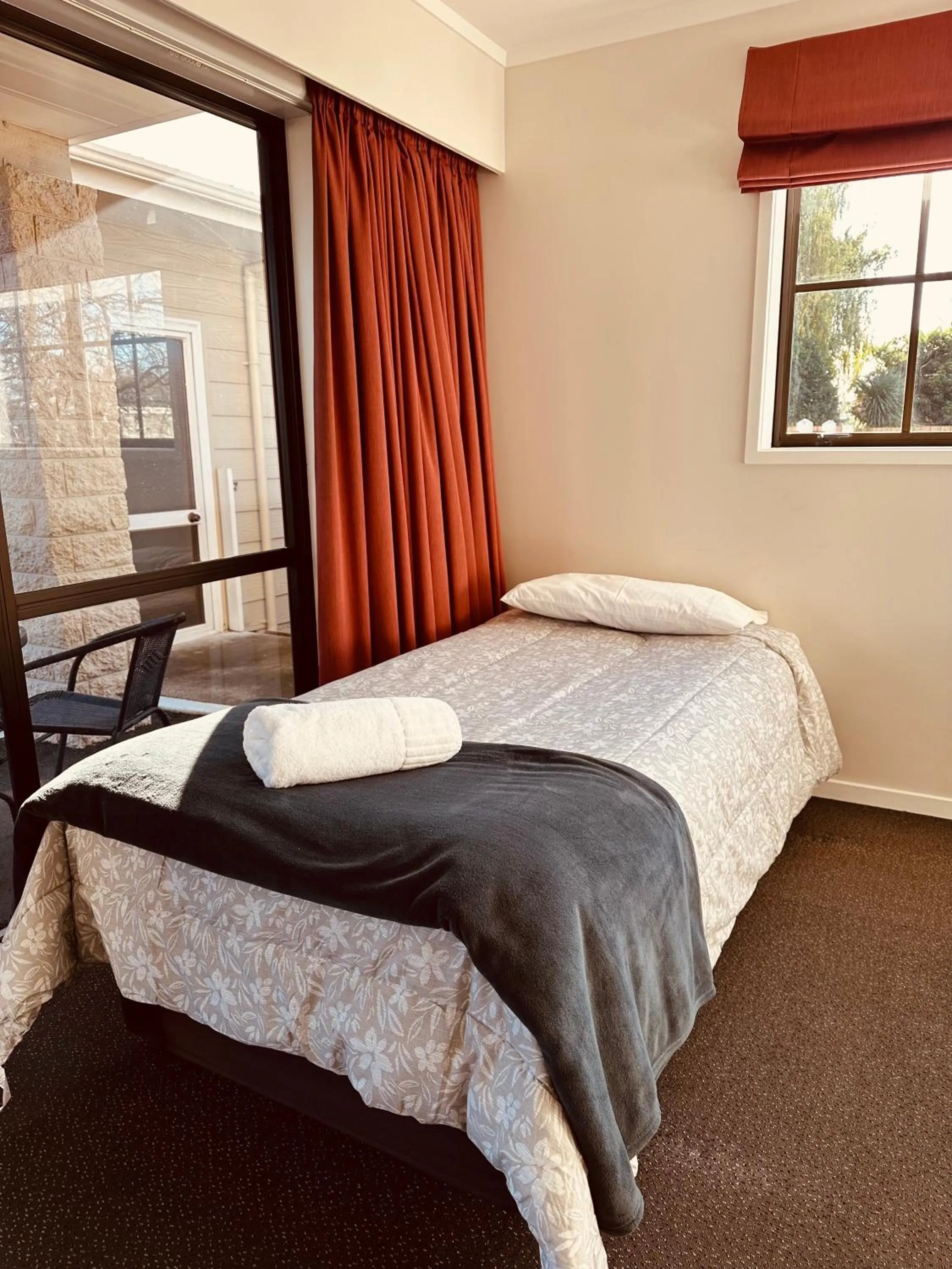 Bed in Cherylea Motel