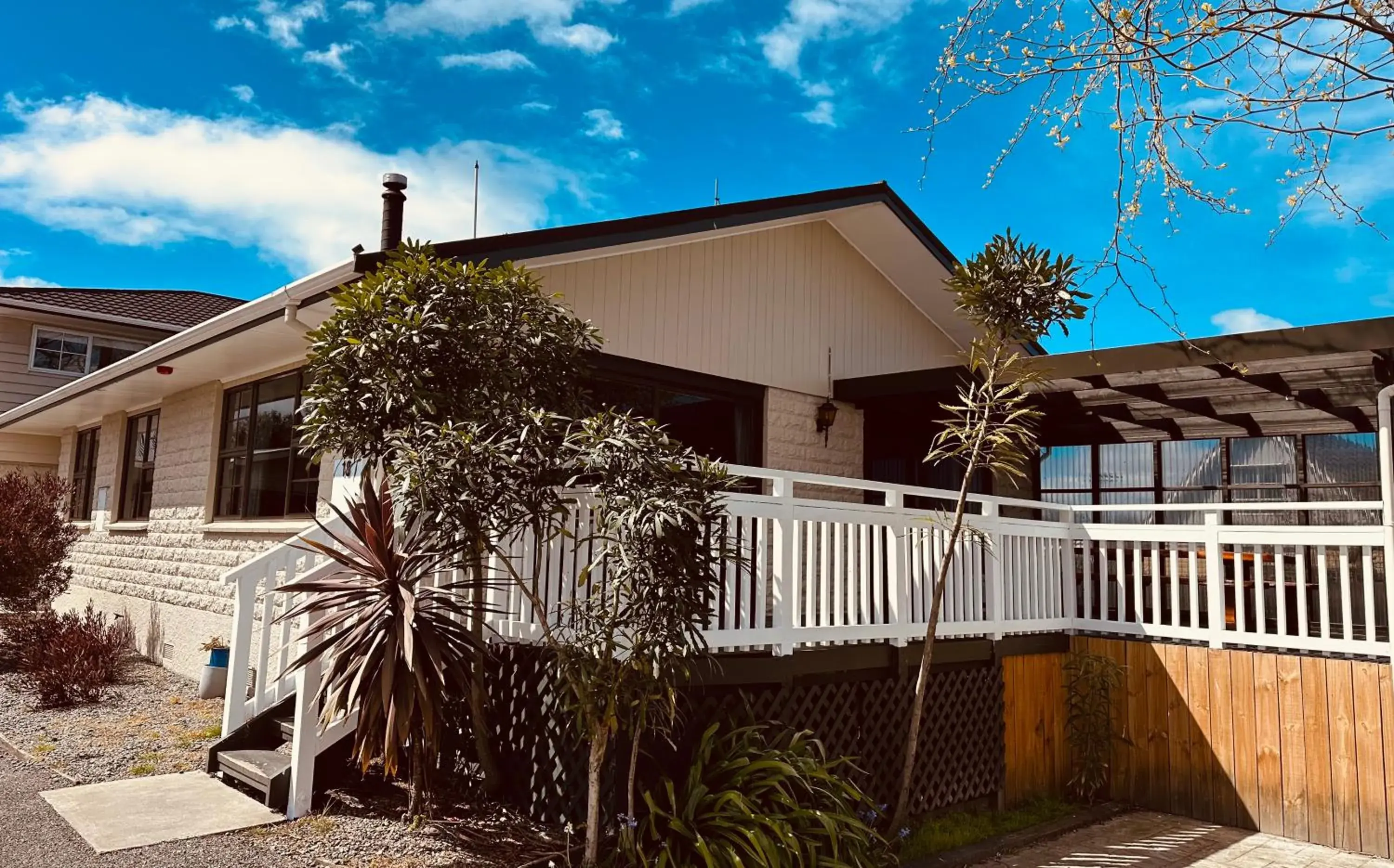 Three-Bedroom Apartment - single occupancy in Cherylea Motel Three-Bedroom Apartment - single occupancy in Cherylea Motel