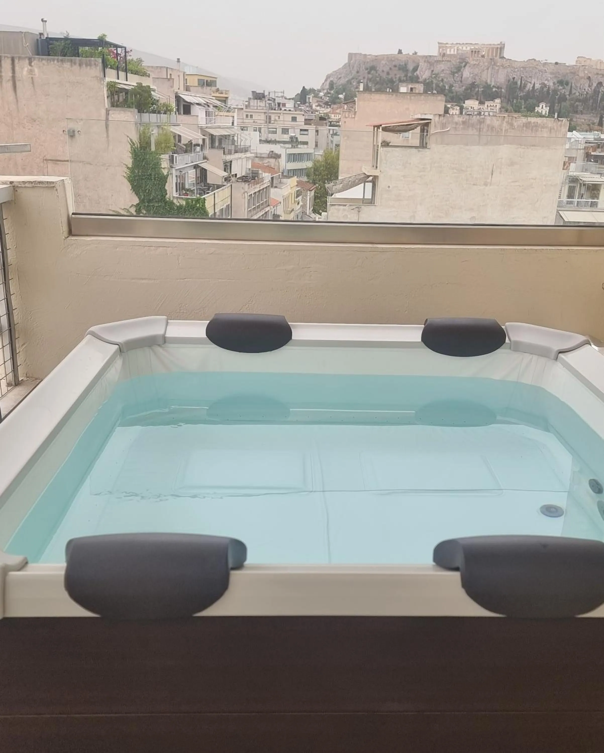 Hot Tub in athensdot