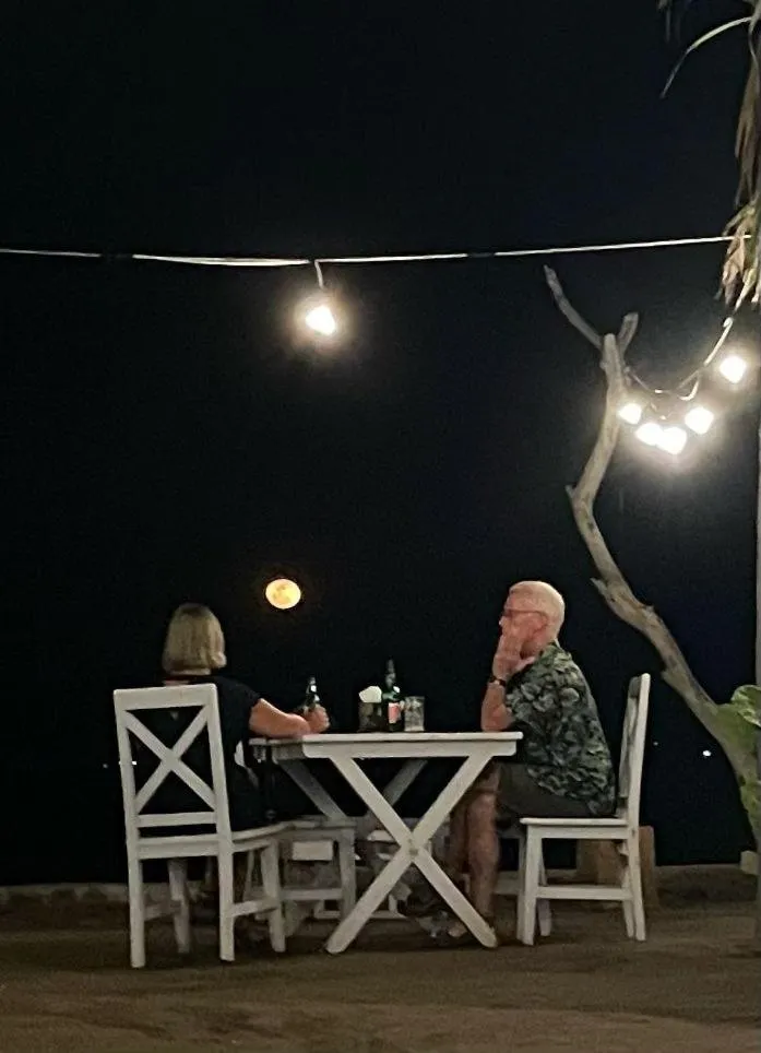 Star Bar and Bungalows