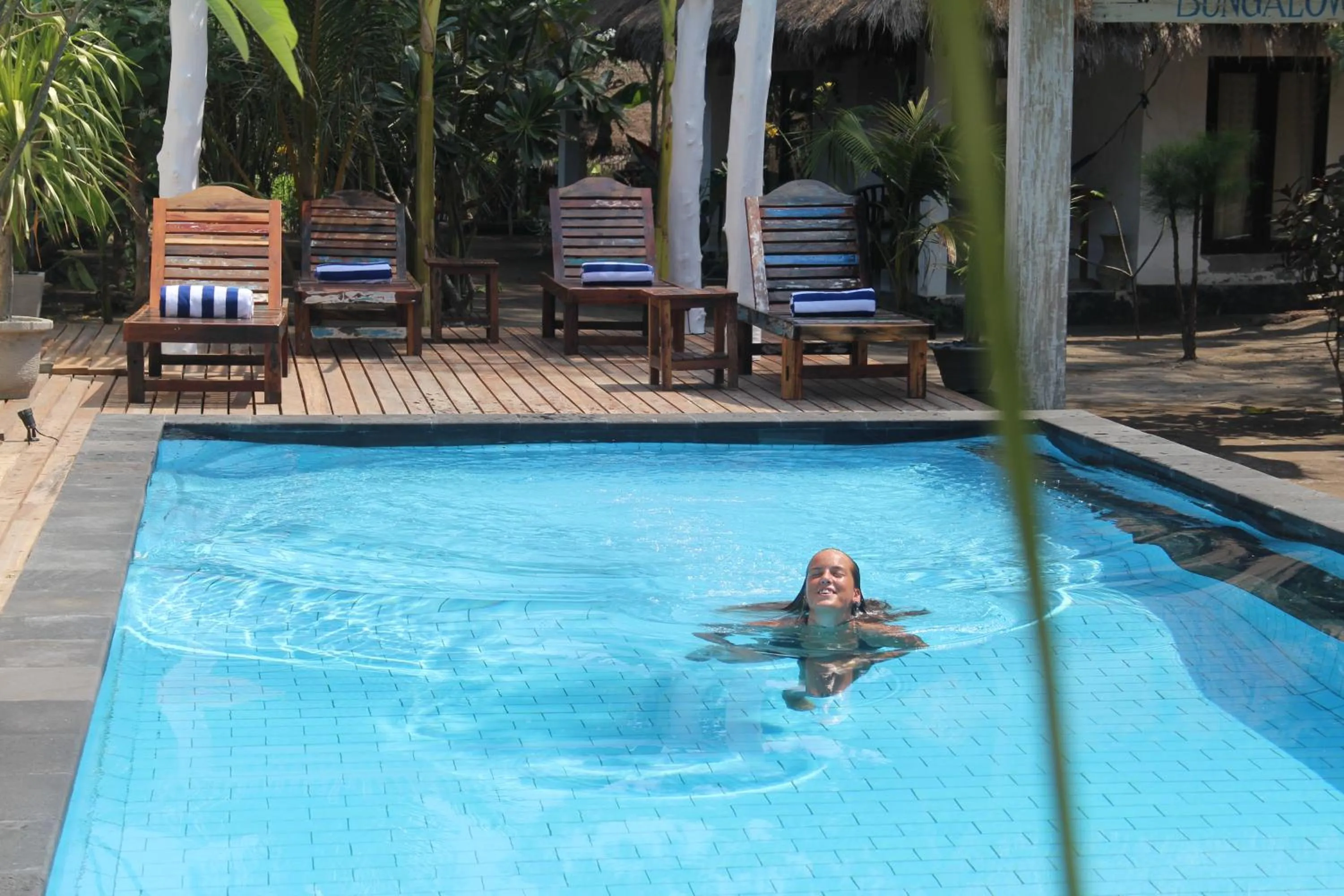 Star Bar and Bungalows