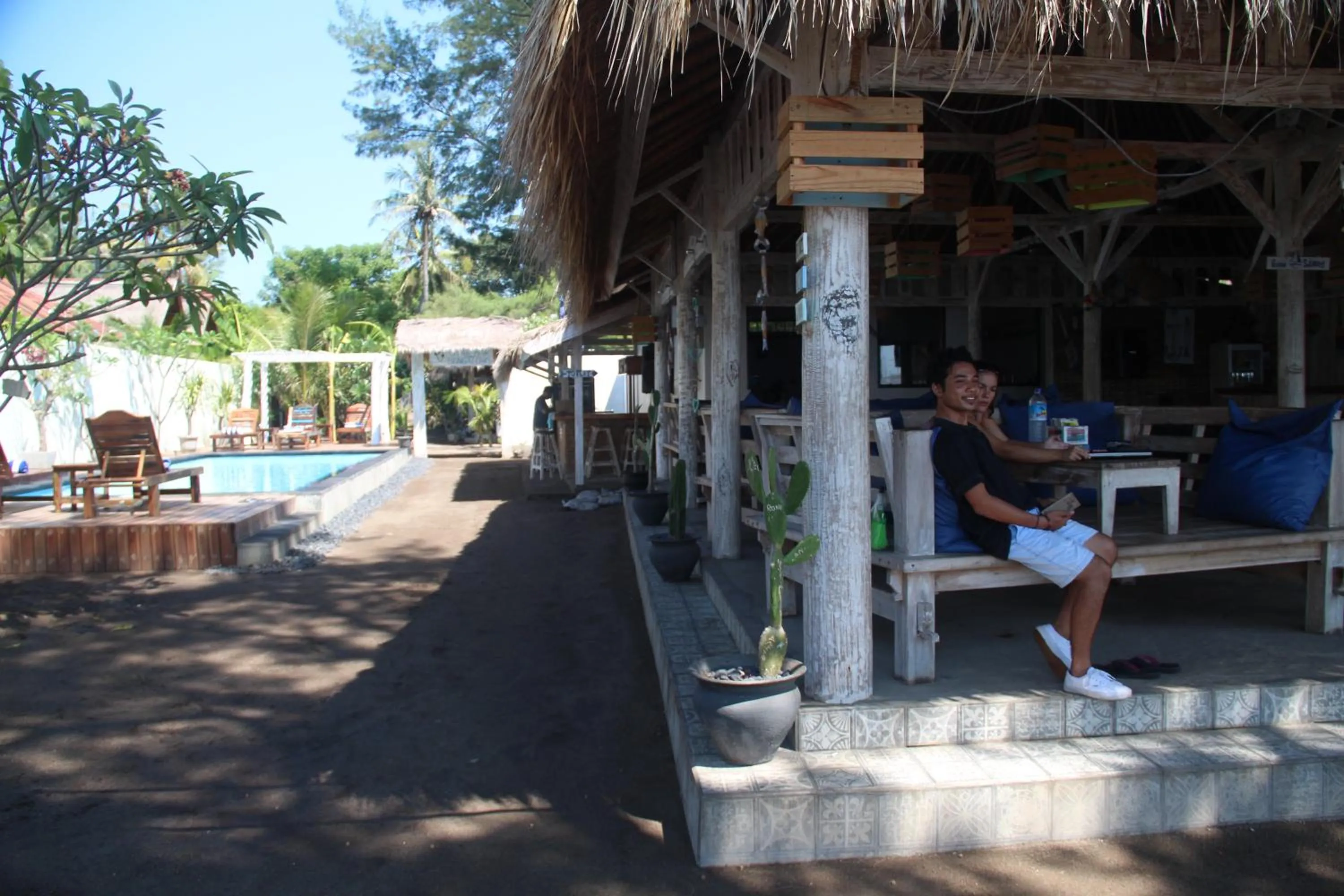 Star Bar and Bungalows