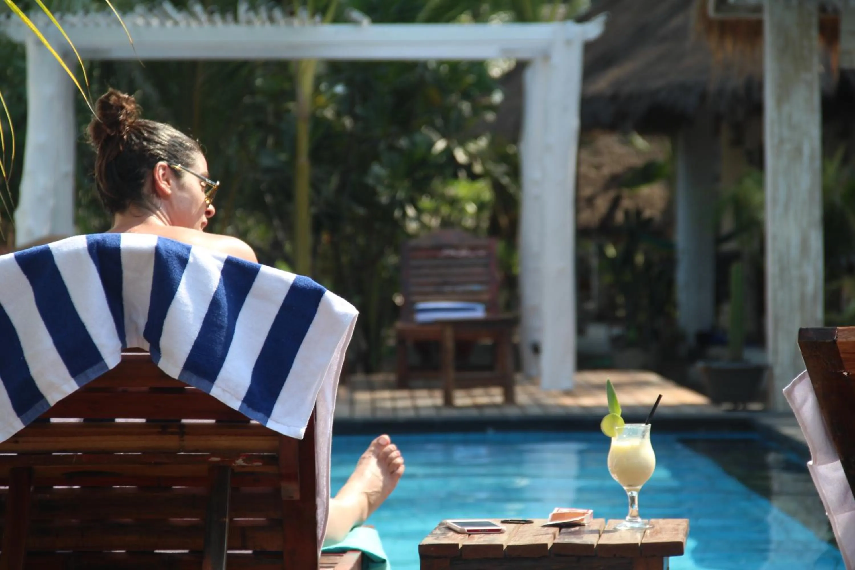 Star Bar and Bungalows