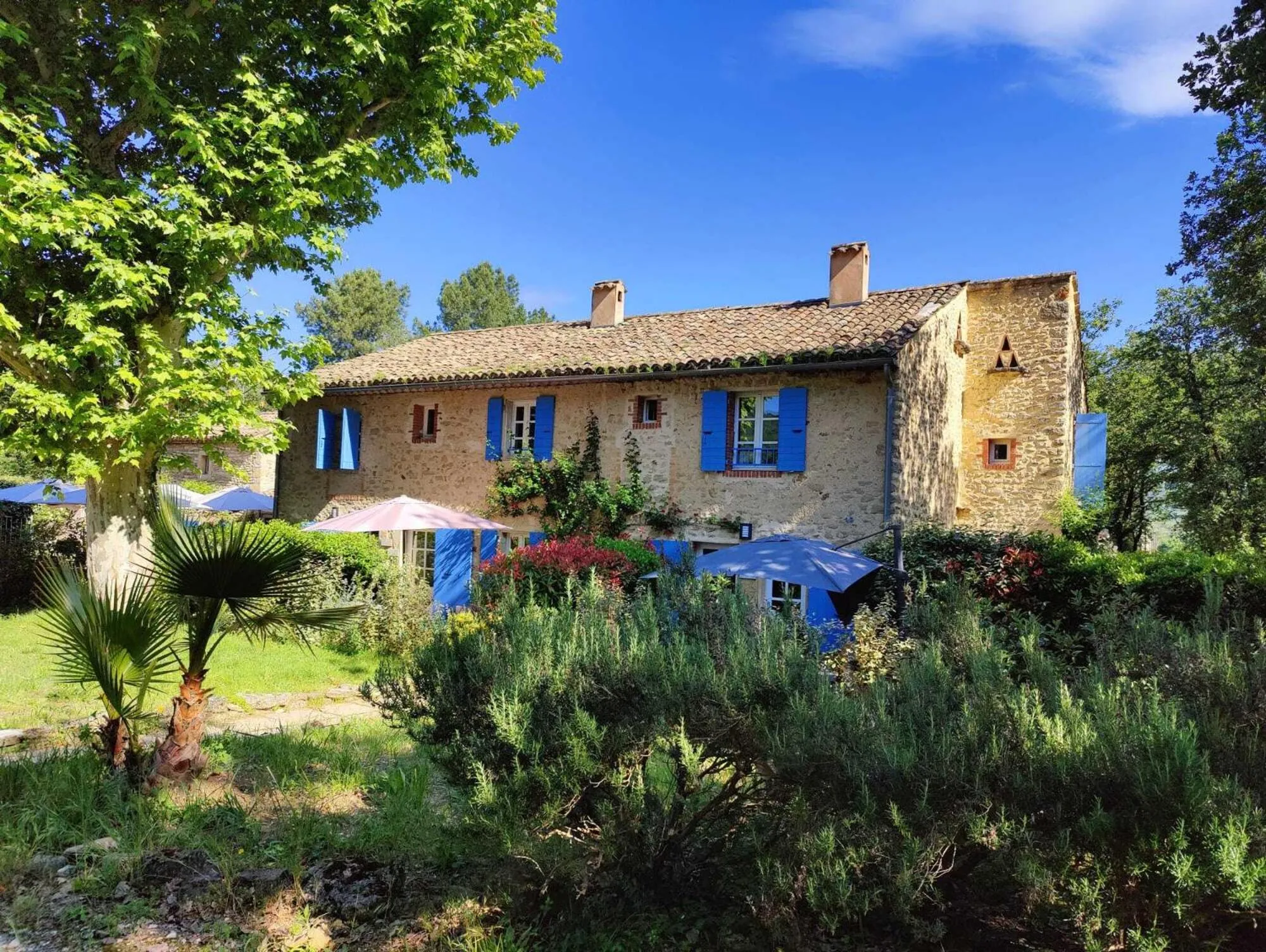 Property building in Le Mas des Laurels