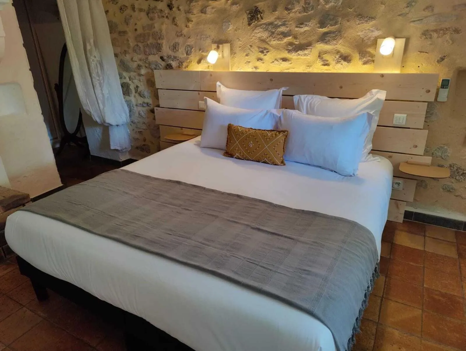 Bedroom, Bed in Le Mas des Laurels