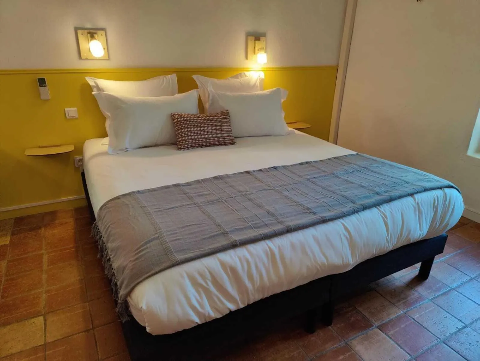 Bedroom, Bed in Le Mas des Laurels