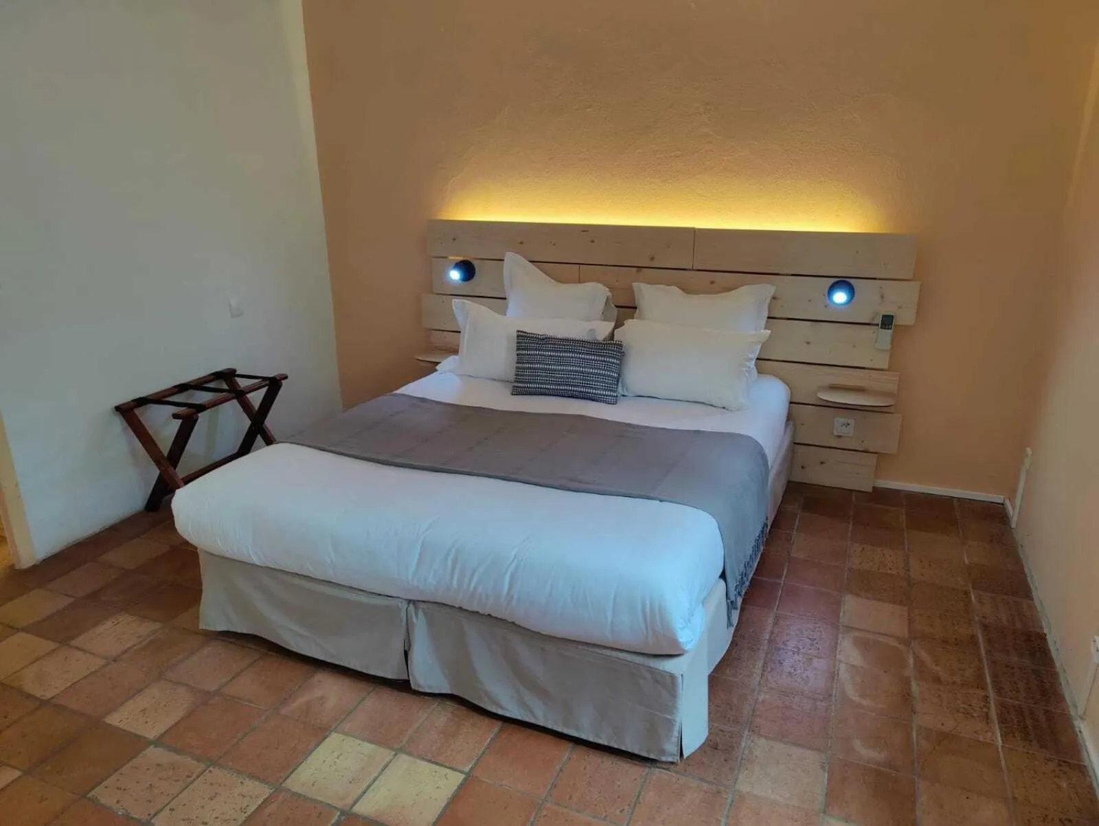 Bedroom, Bed in Le Mas des Laurels