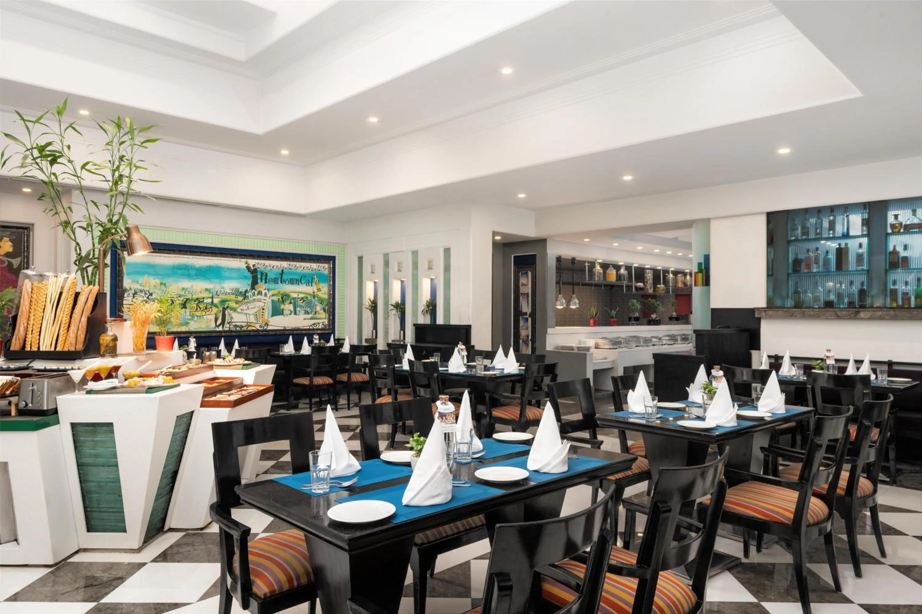 Restaurant/places to eat in Park Plaza Gurgaon