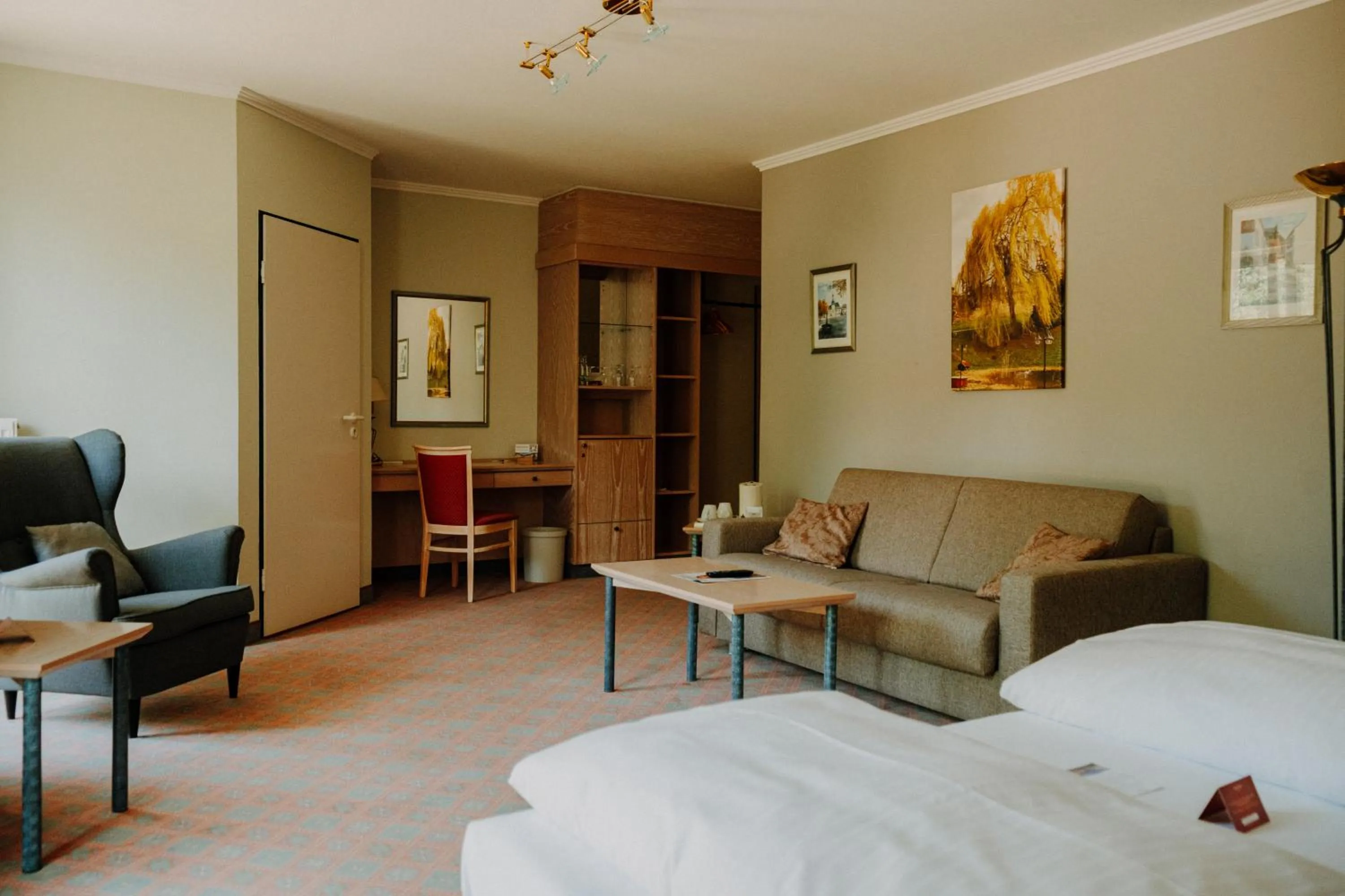 Photo of the whole room, Bed in Hotel am Schloß Apolda