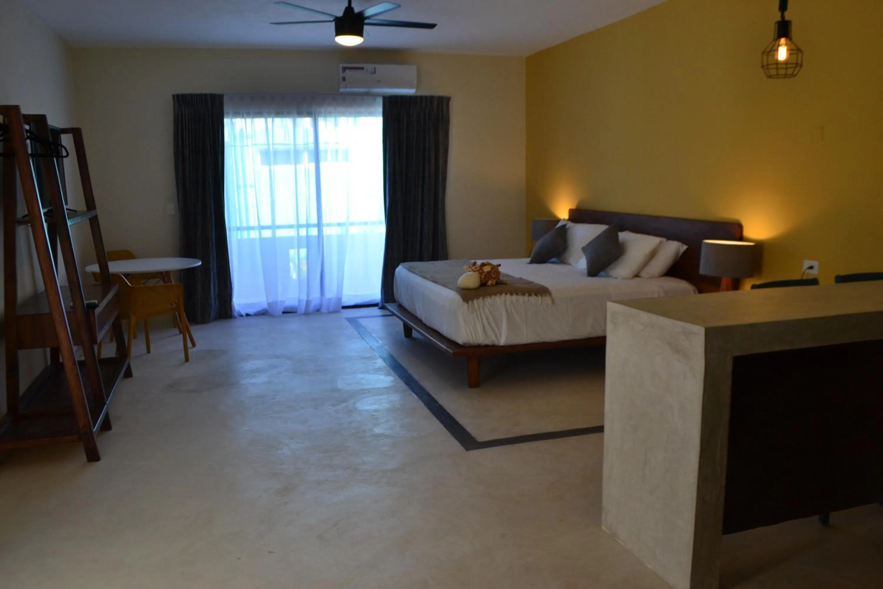 Photo of the whole room, Bed in AURORA