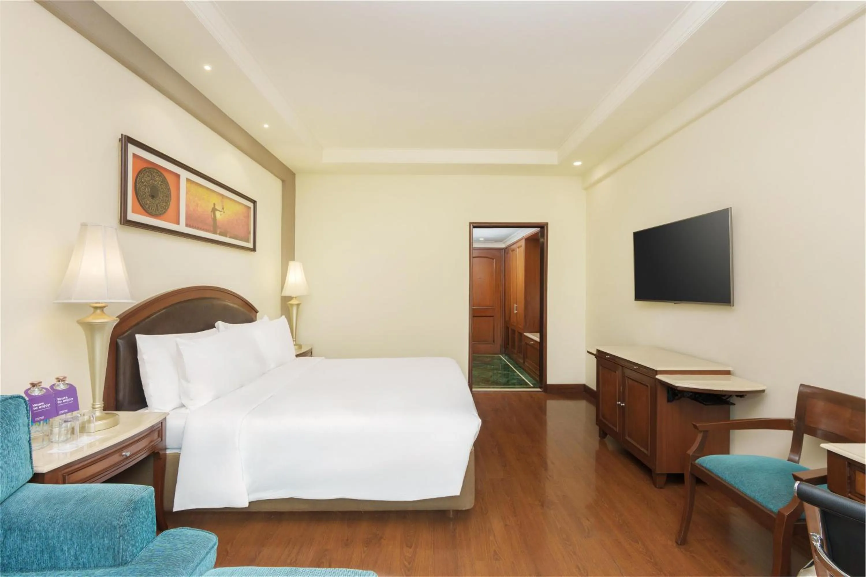 Bedroom, Bed in Radisson Hotel Varanasi