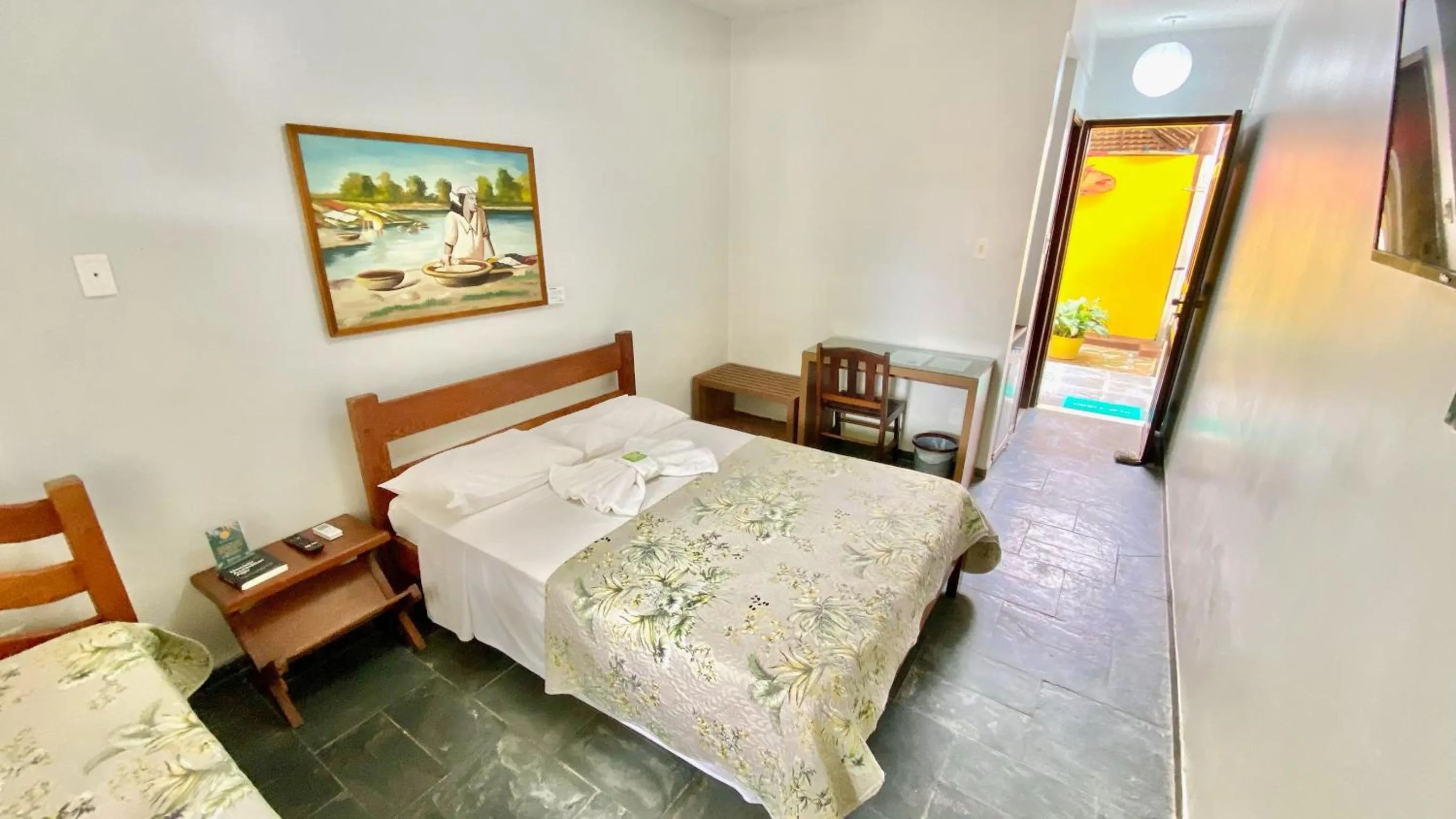 Photo of the whole room, Bed in EcoVila-Zen Bougainville - Hotel Pousada