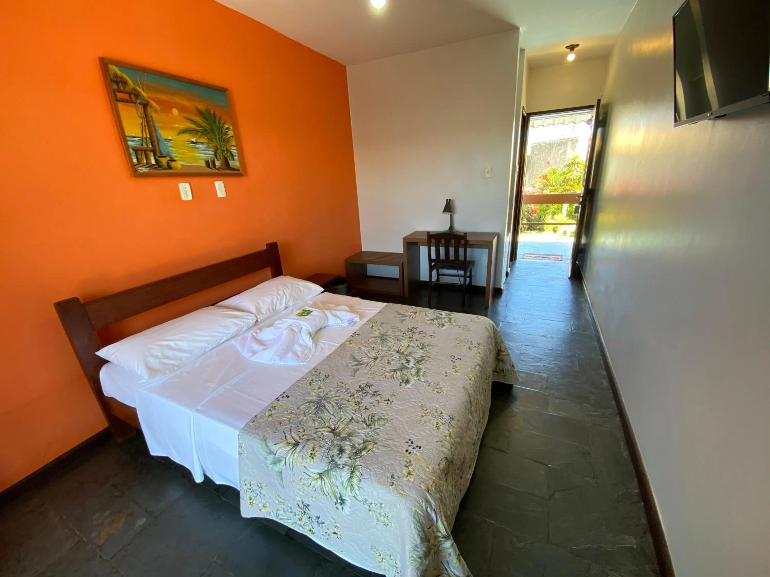 Photo of the whole room, Bed in EcoVila-Zen Bougainville - Hotel Pousada