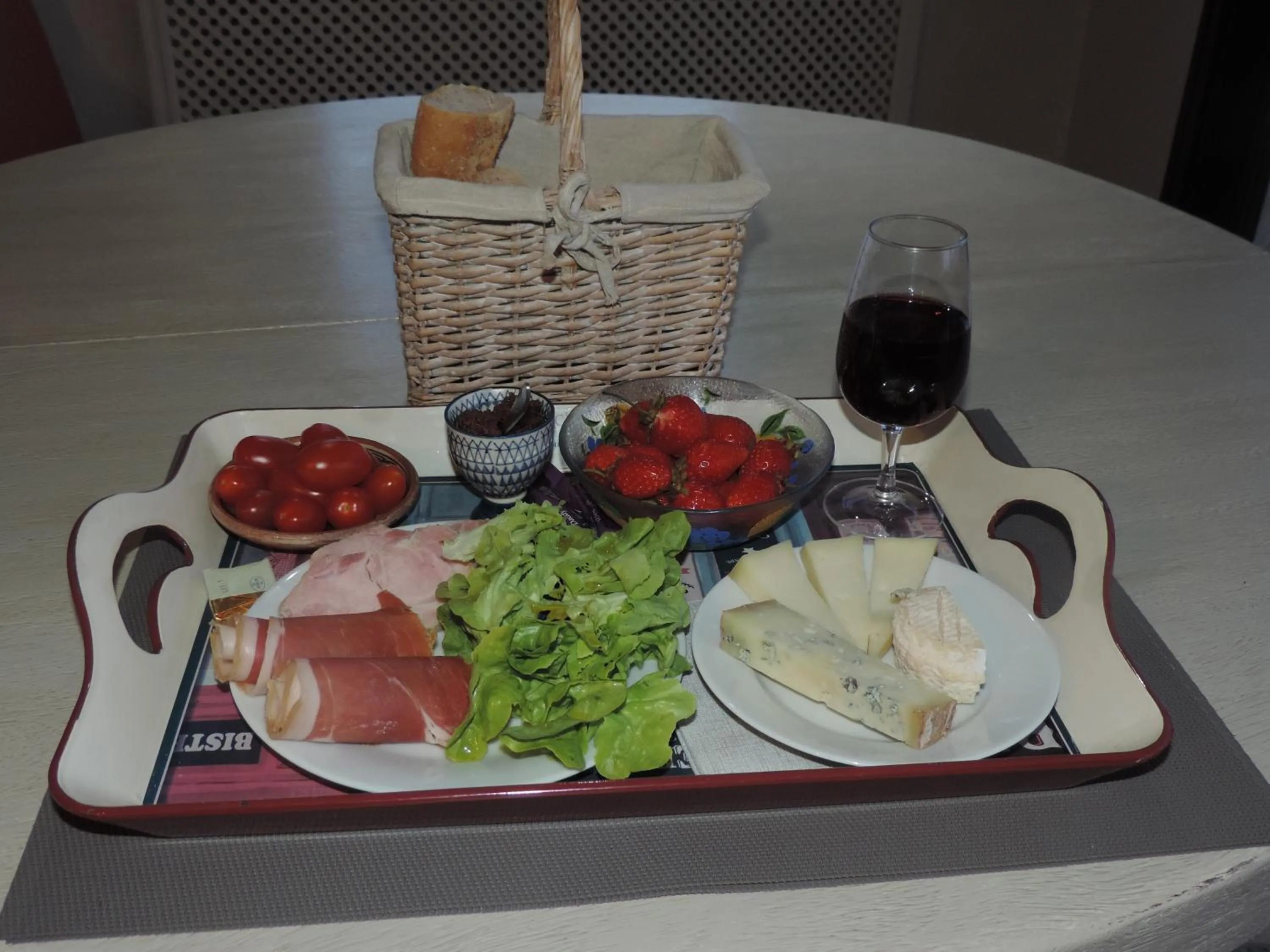 Food in Maison d'hôtes Marimpoey