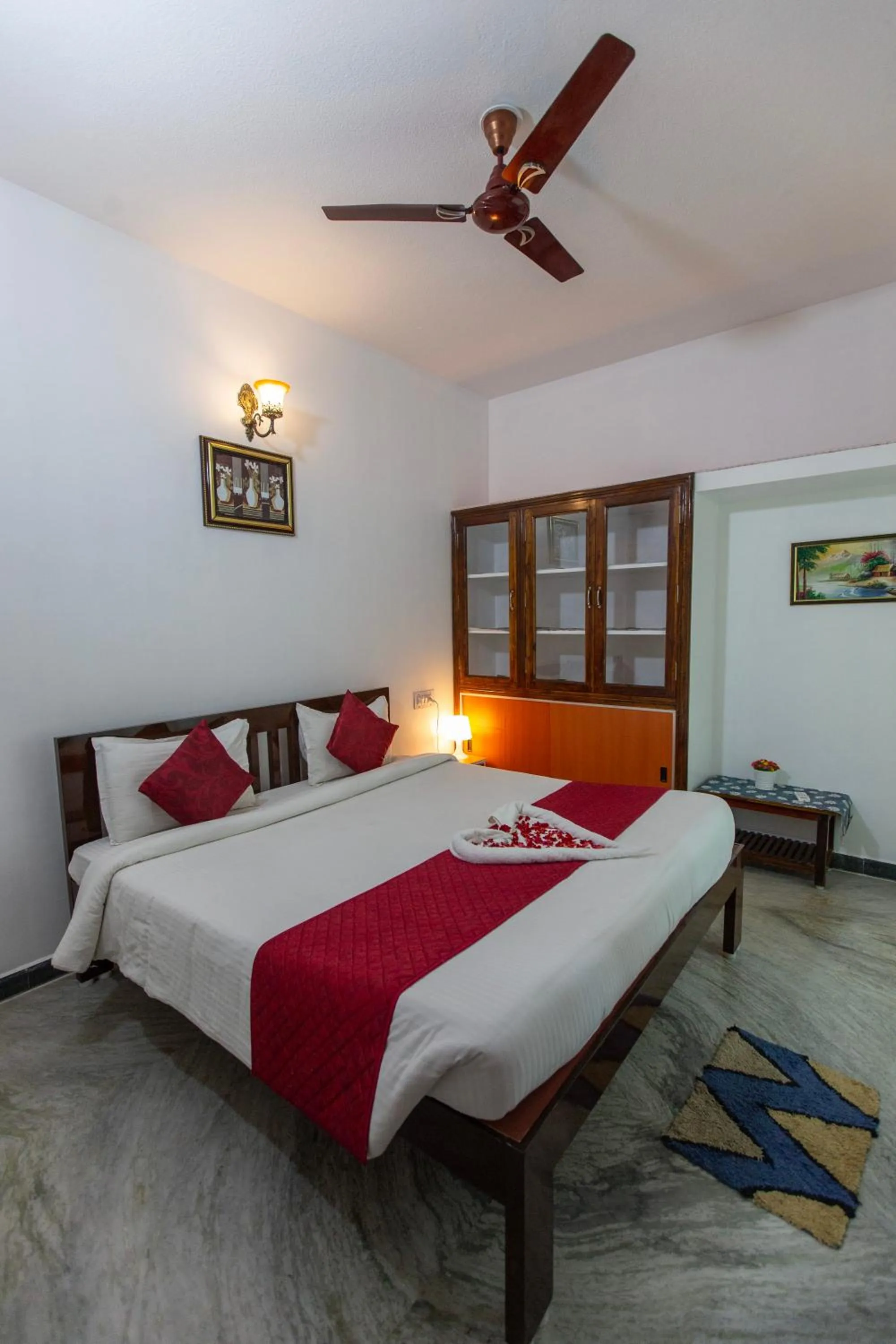 Bedroom, Bed in Sunflower Villa