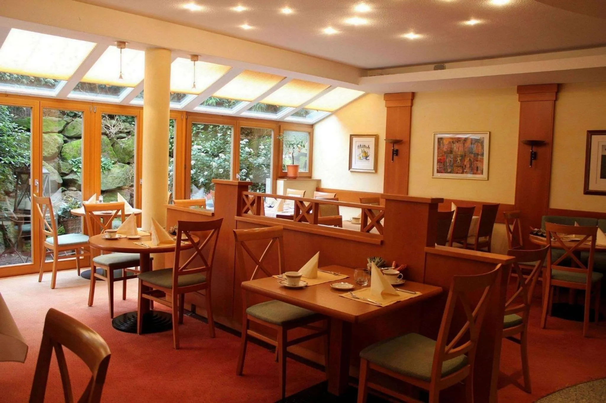 Restaurant/places to eat in Astralis Hotel Domizil