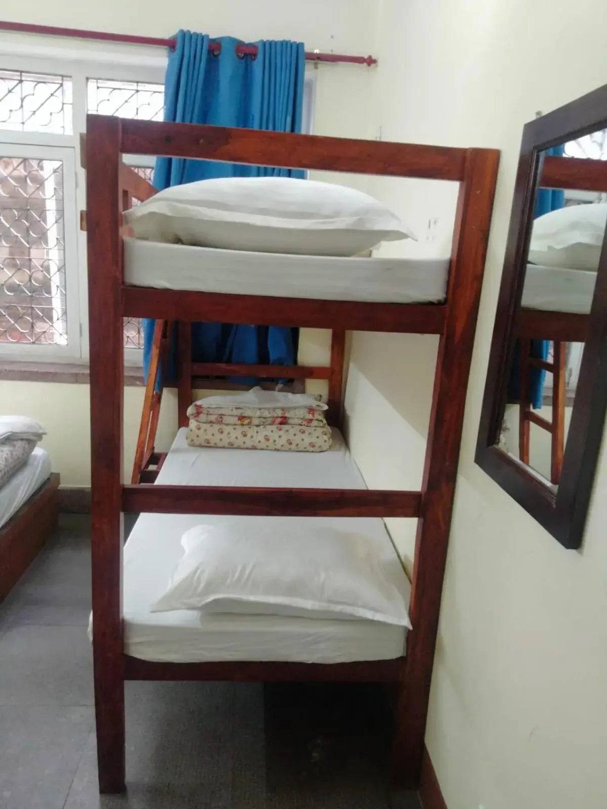 Bunk Bed in Mixed Dormitory Room in hotel Backpackers inn Bunk Bed in Mixed Dormitory Room in hotel Backpackers inn
