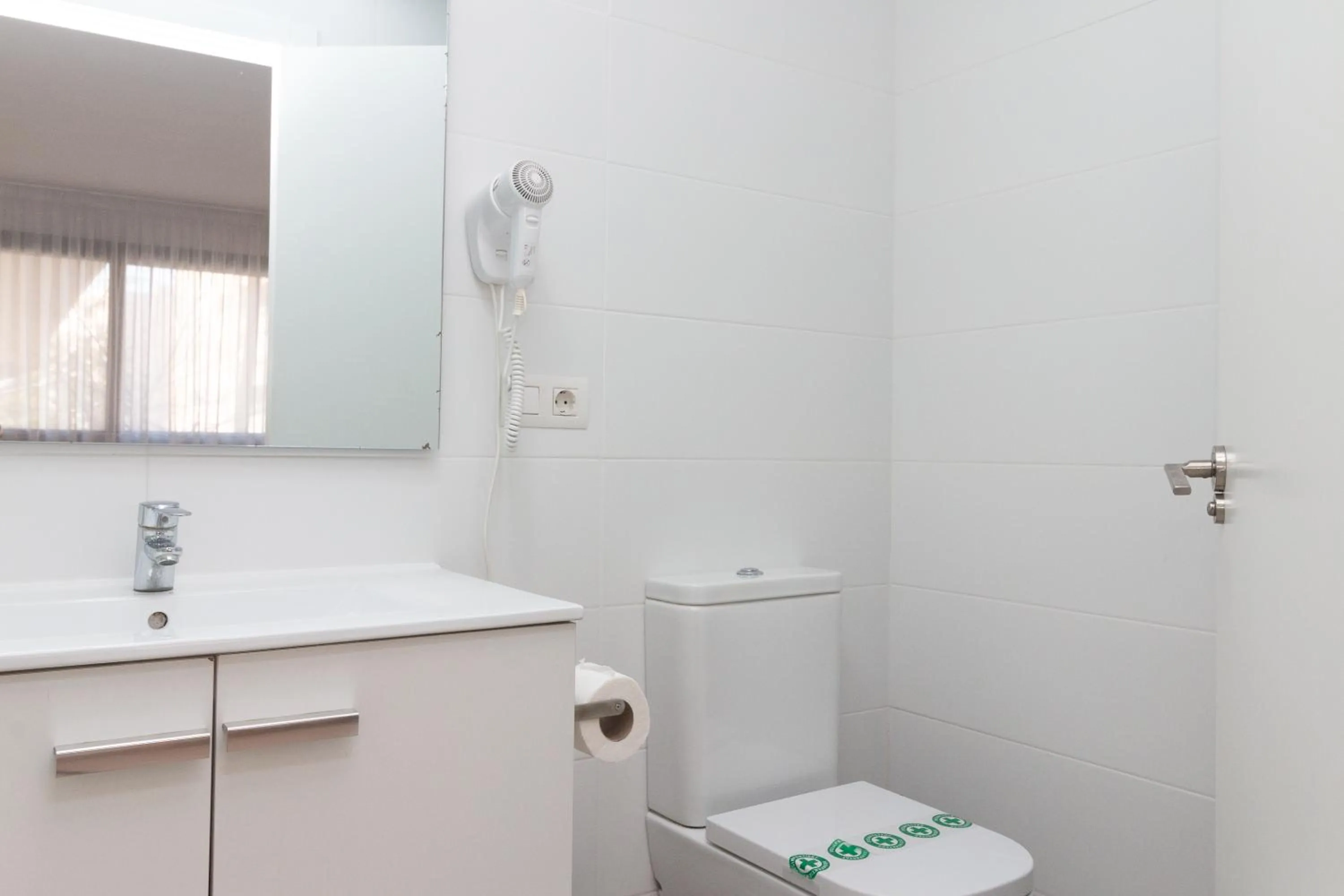 Toilet in BET Apartments - Reig