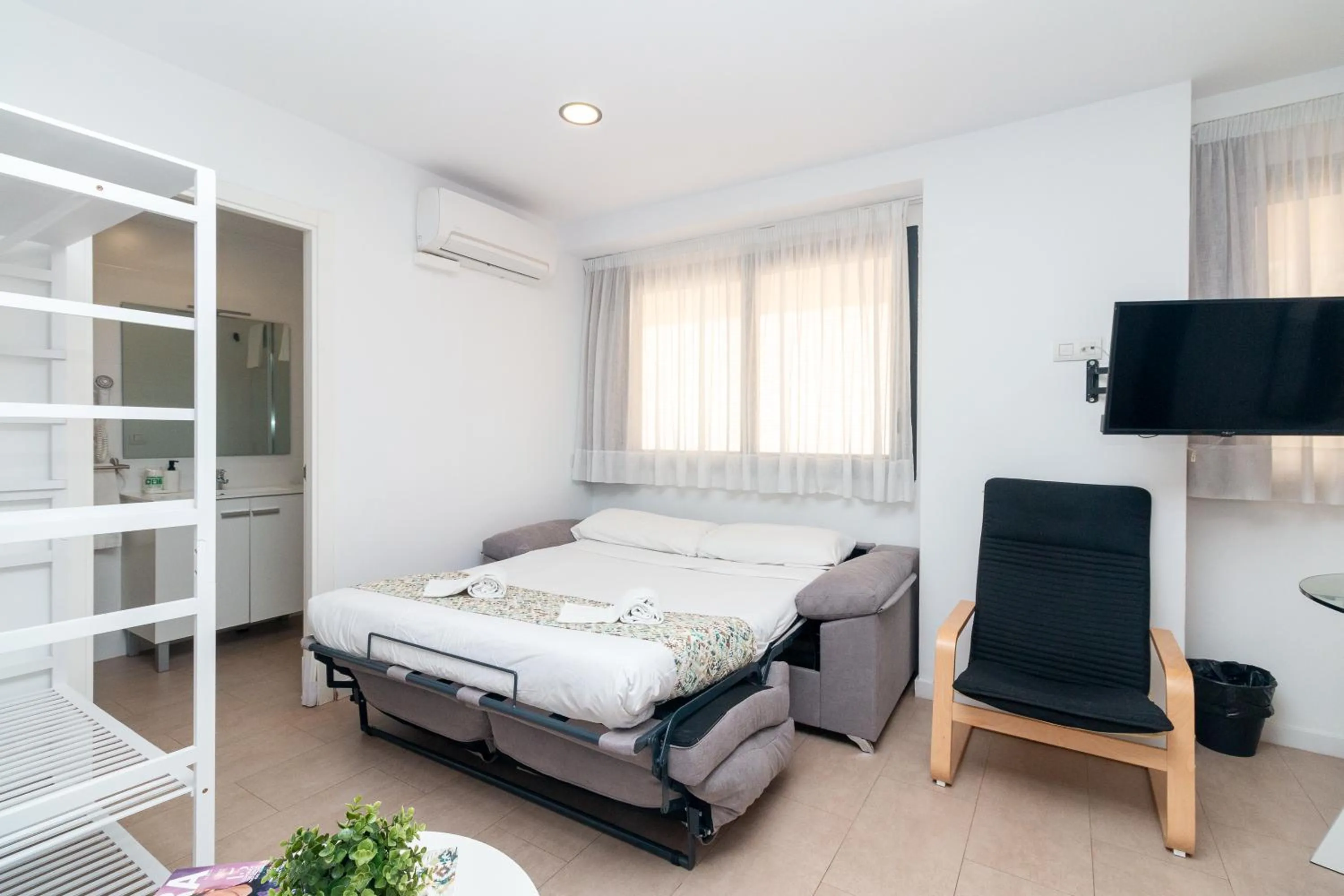 Bed in BET Apartments - Reig