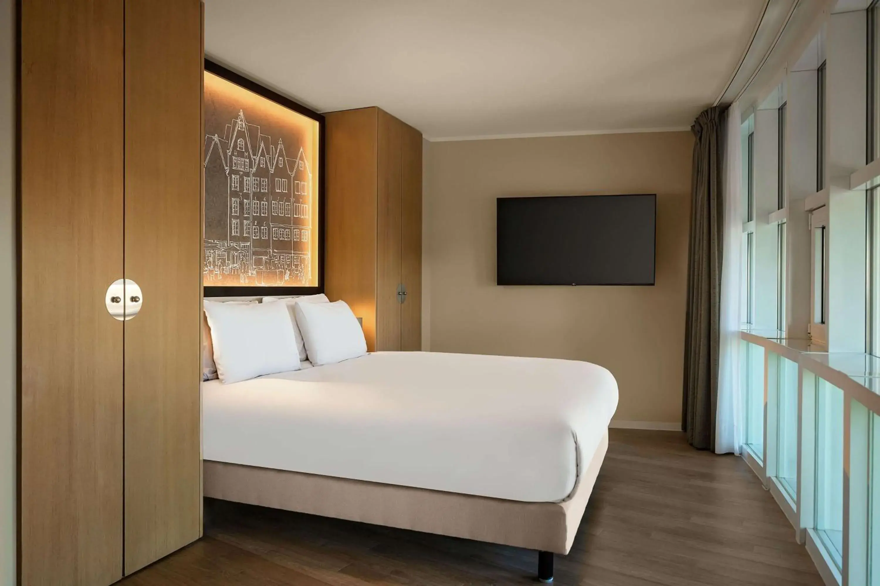Deluxe Queen Room in Wasserturm Hotel Cologne, Curio Collection by Hilton Deluxe Queen Room in Wasserturm Hotel Cologne, Curio Collection by Hilton
