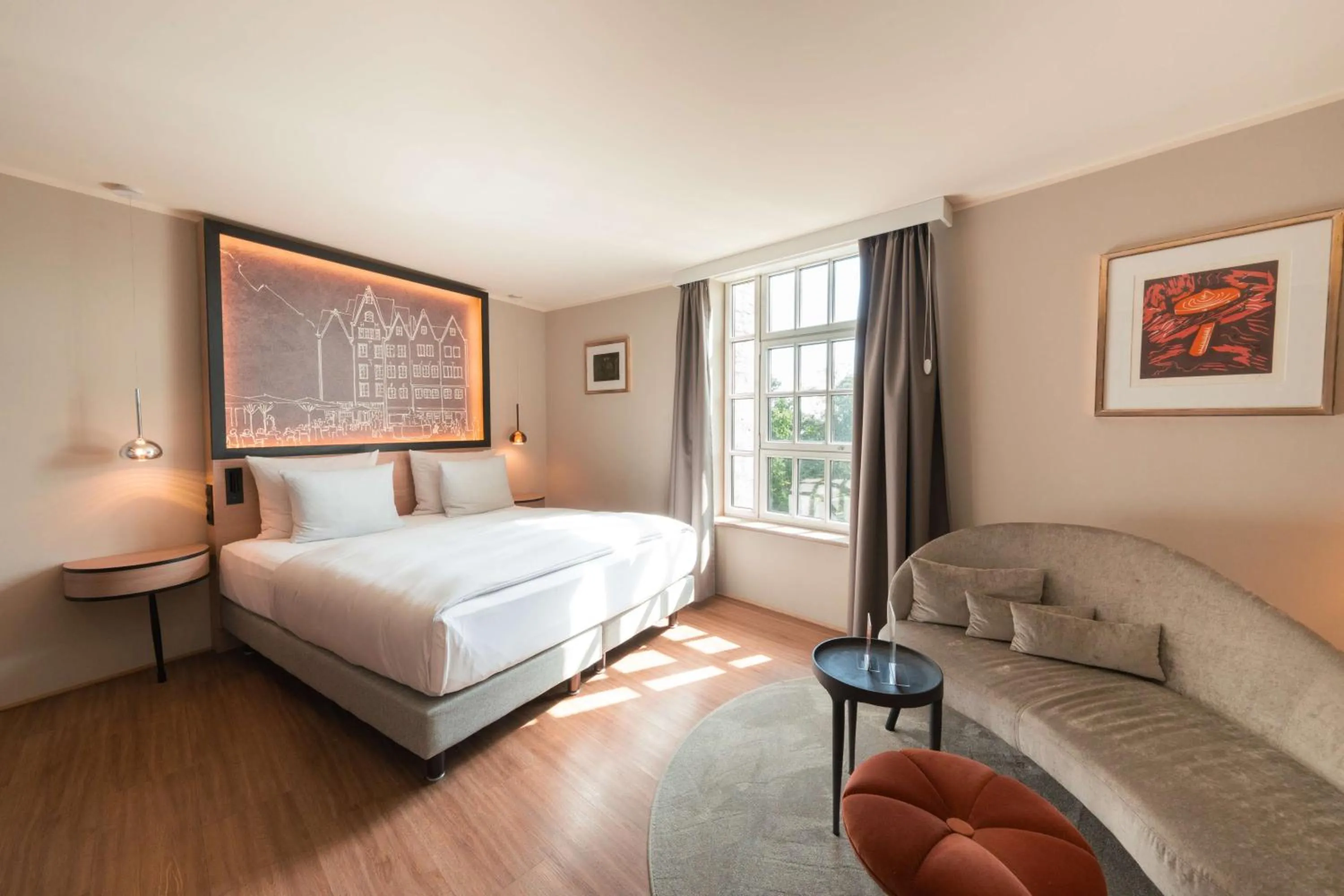 Bed in Wasserturm Hotel Cologne, Curio Collection by Hilton