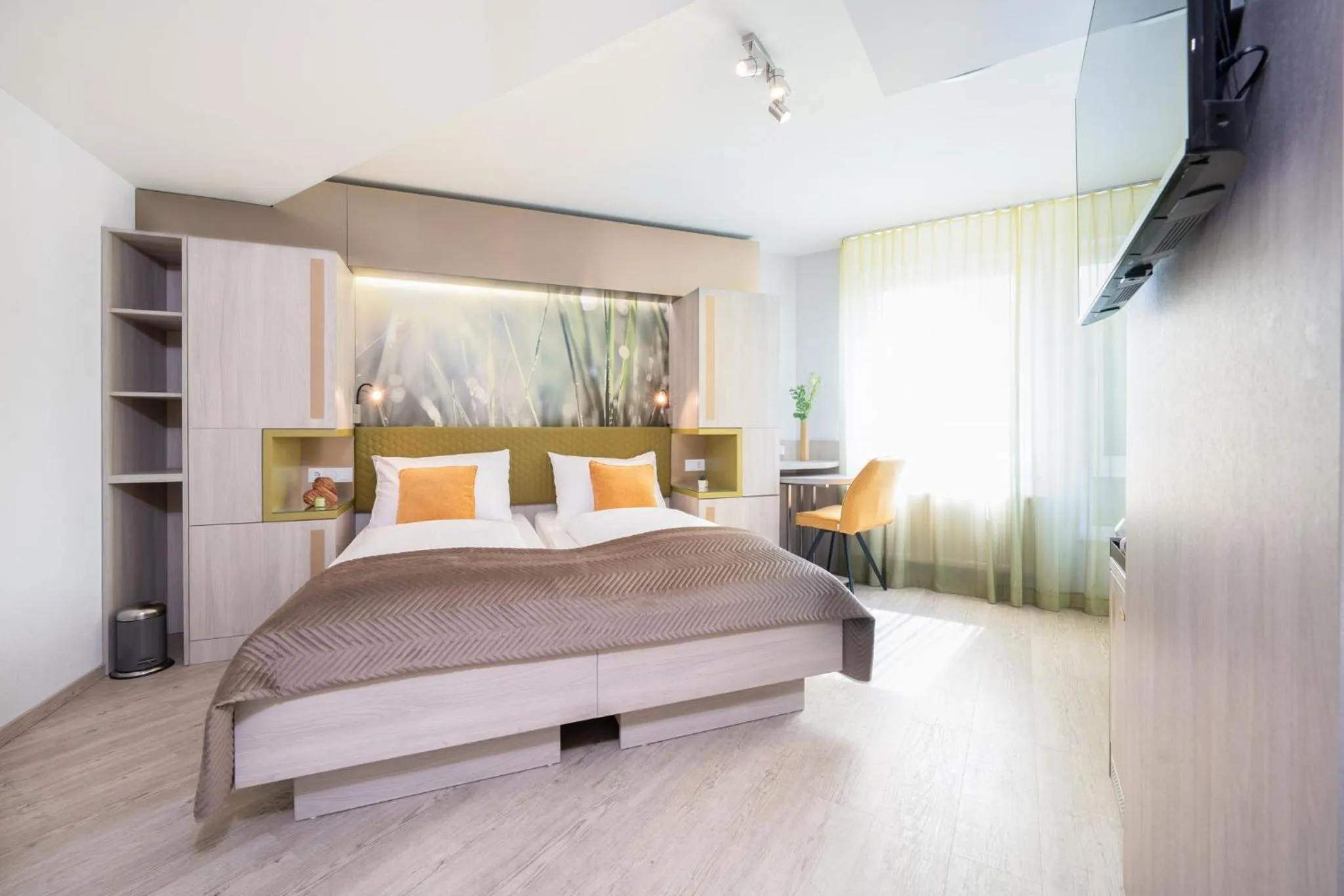 Photo of the whole room, Bed in HOTEL Am Spichernplatz