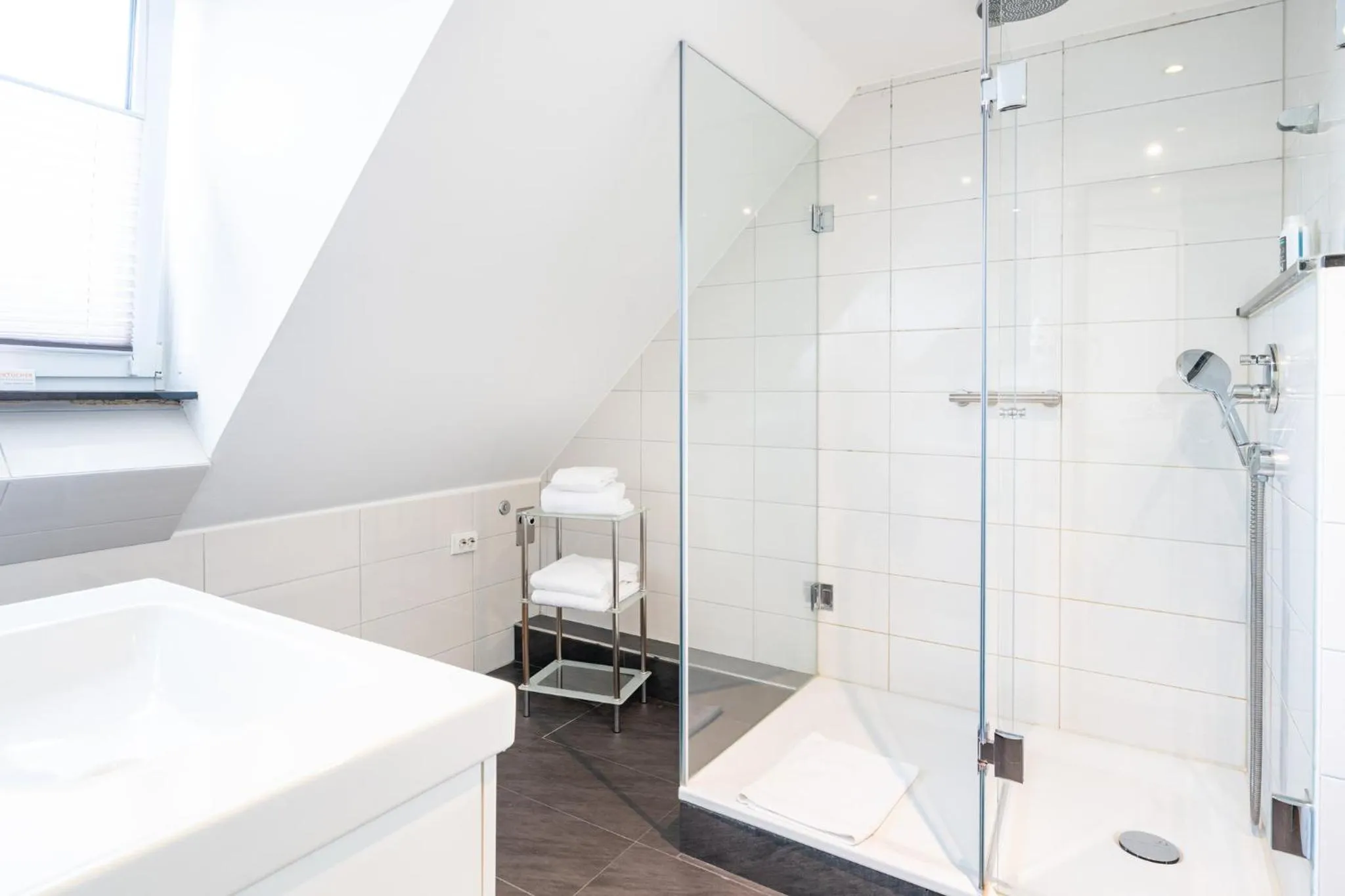 Shower in HOTEL Am Spichernplatz