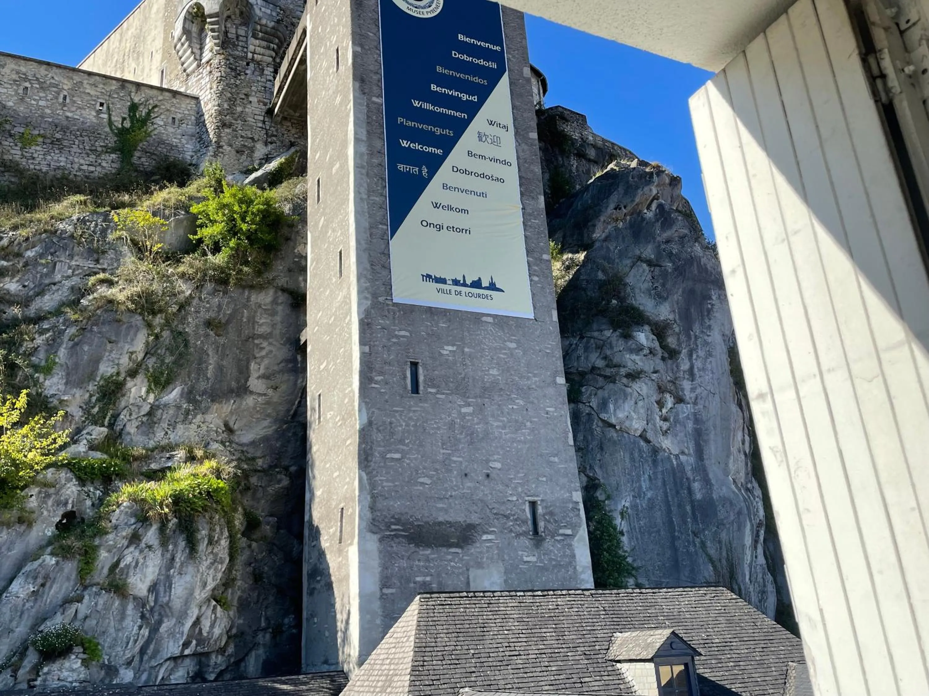 Nearby landmark in Logis Hôtel Castel de Mirambel