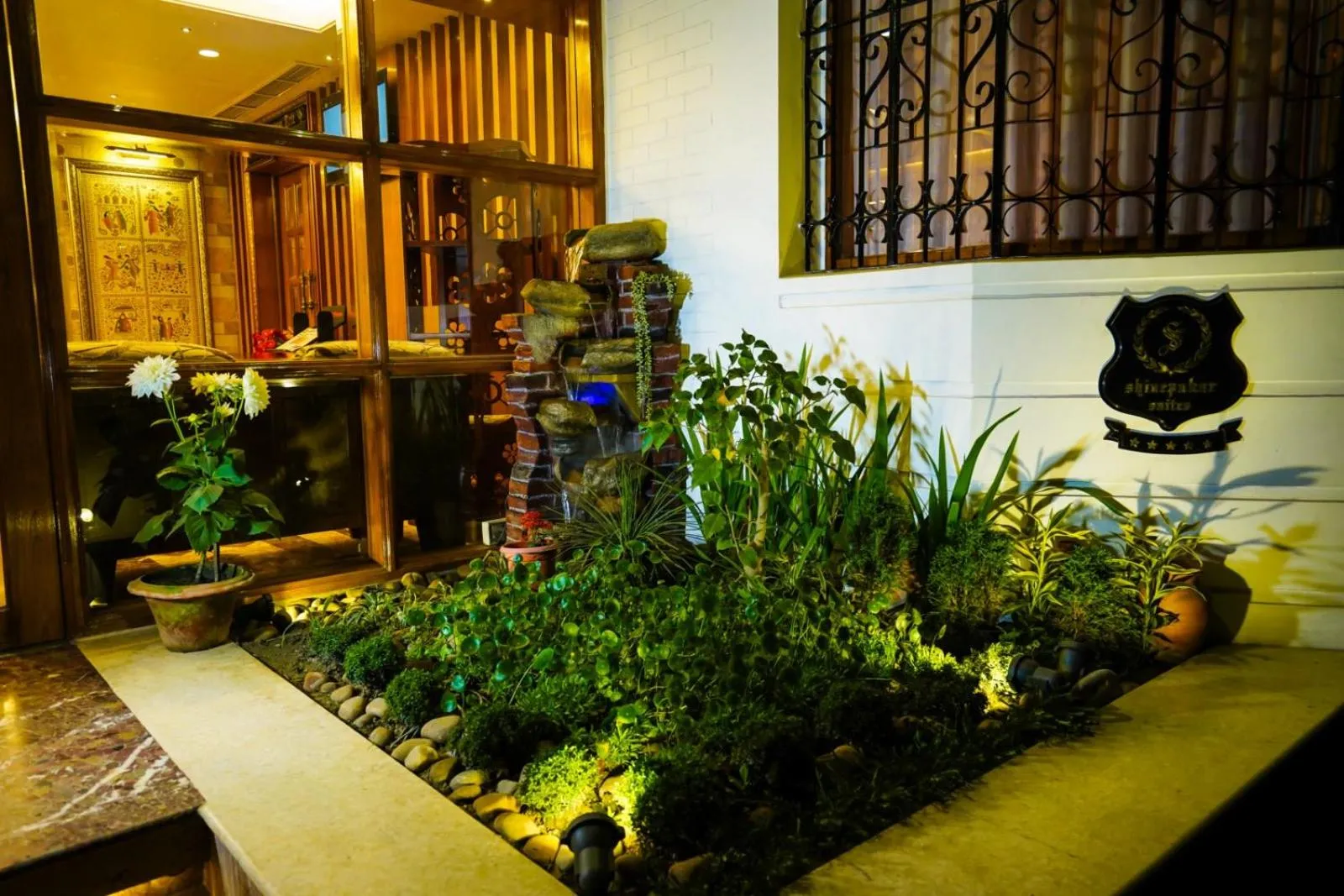 Garden in Shinepukur Suites