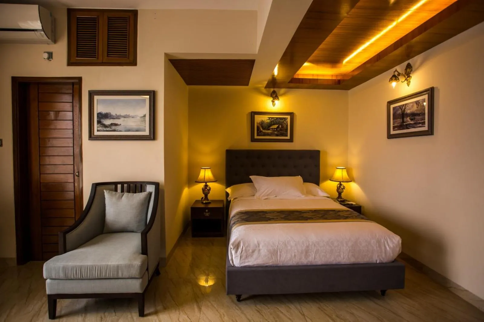 Bed in Shinepukur Suites