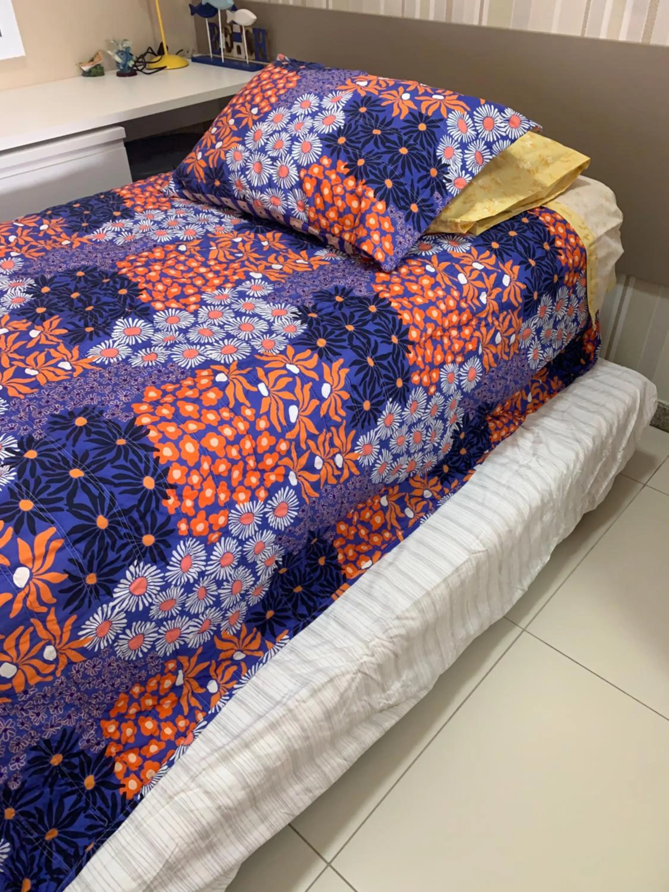 Bed in Flat Oka beach residence luxo