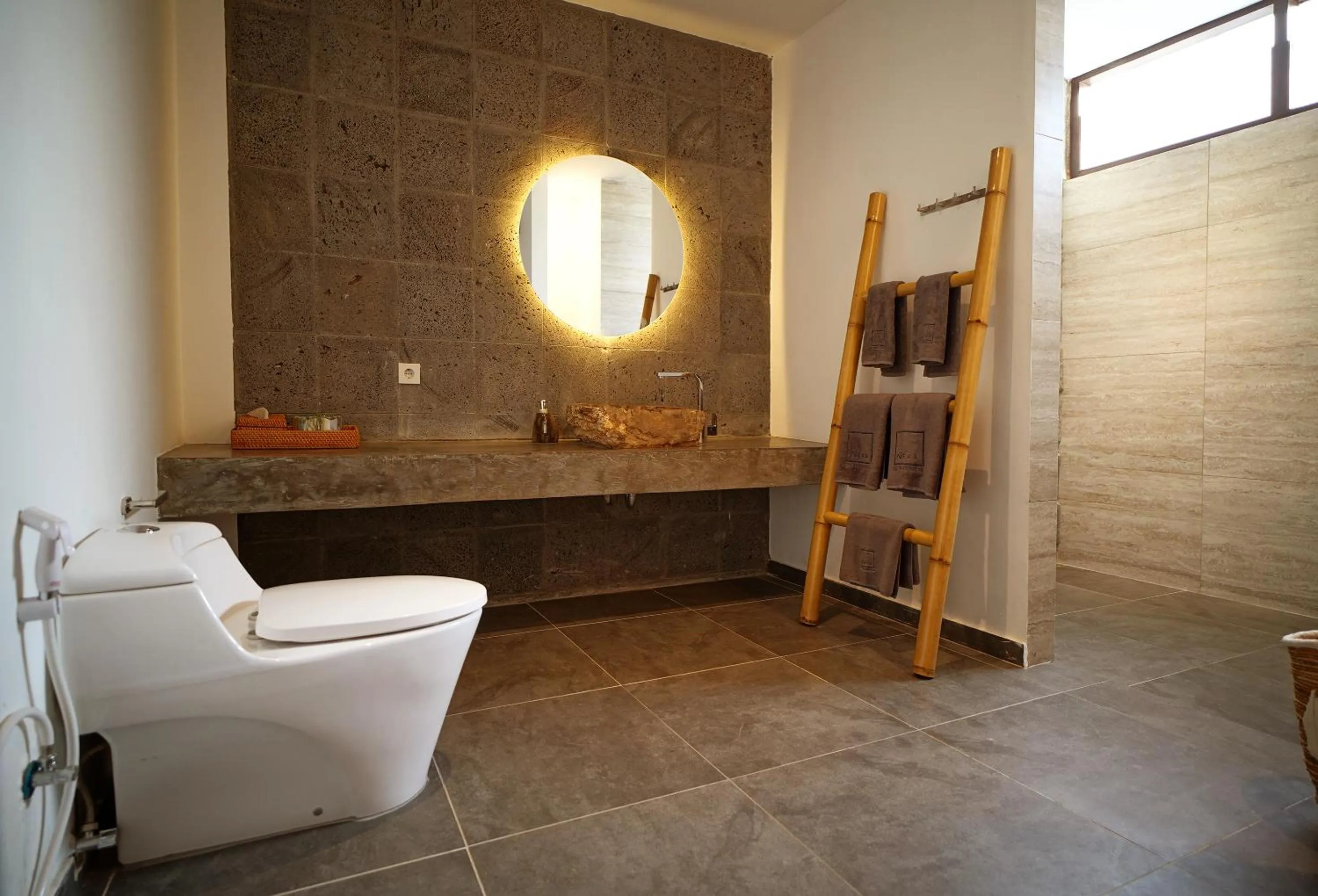 Bathroom in Nero North