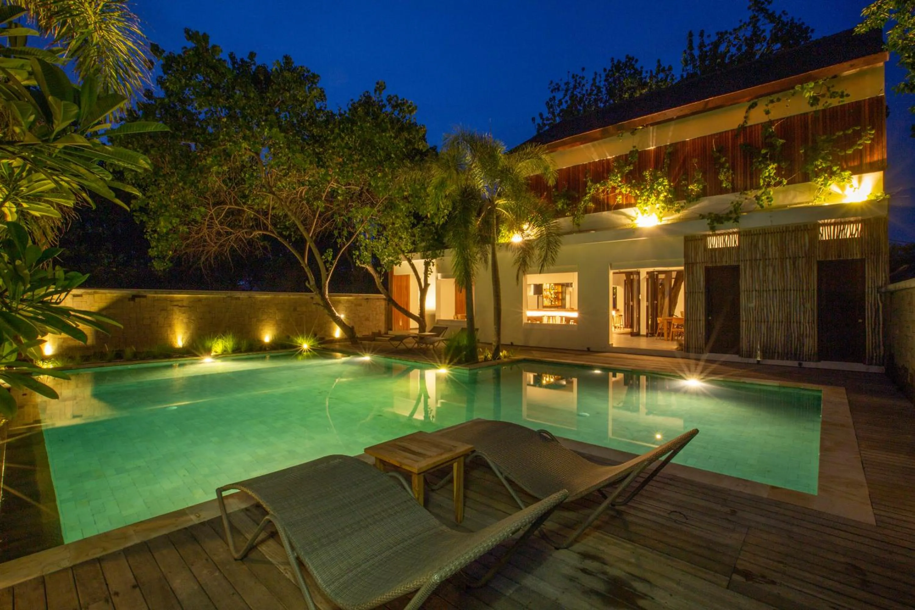 Swimming pool in Nero North