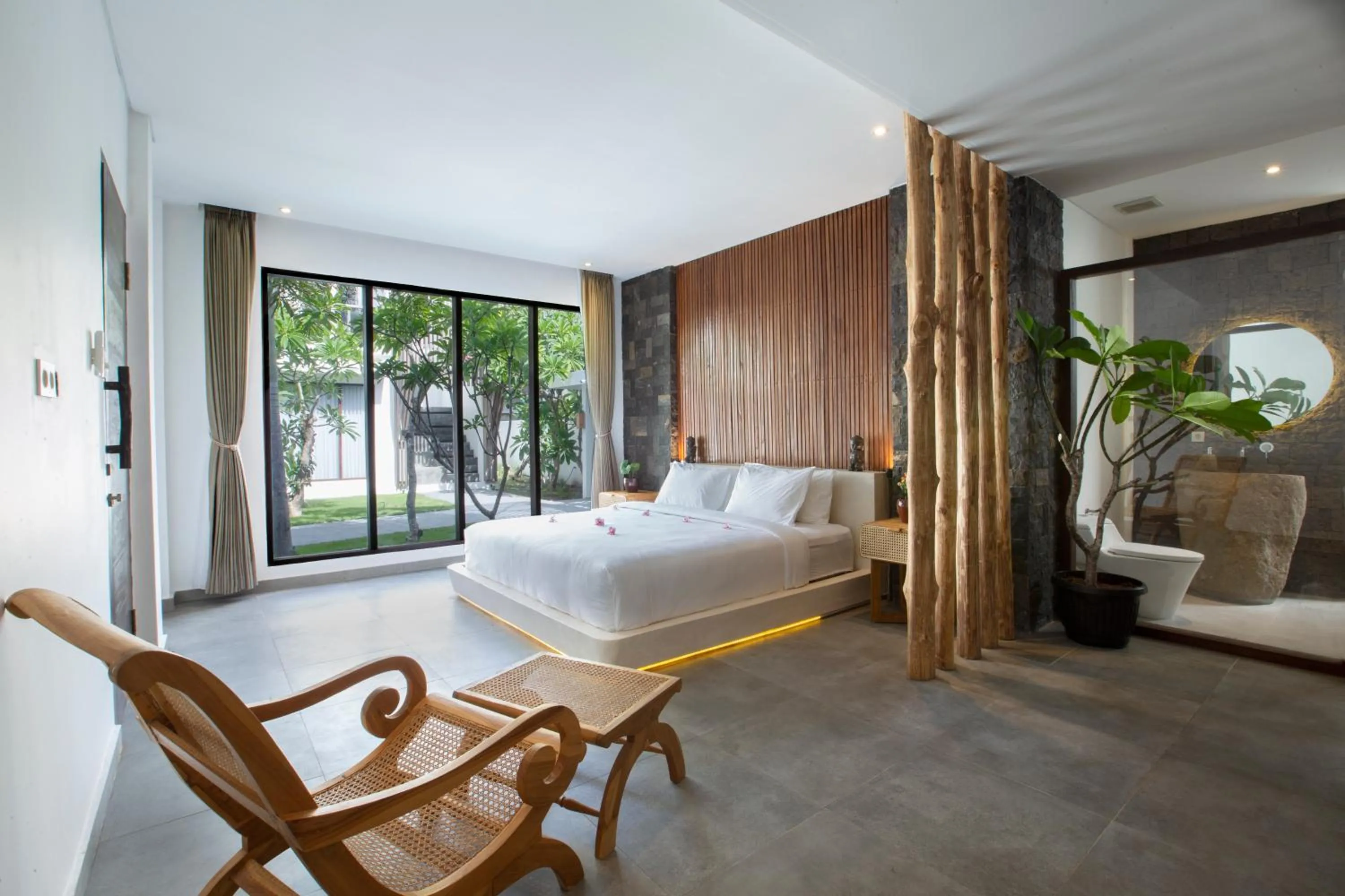 Photo of the whole room, Bed in Nero North