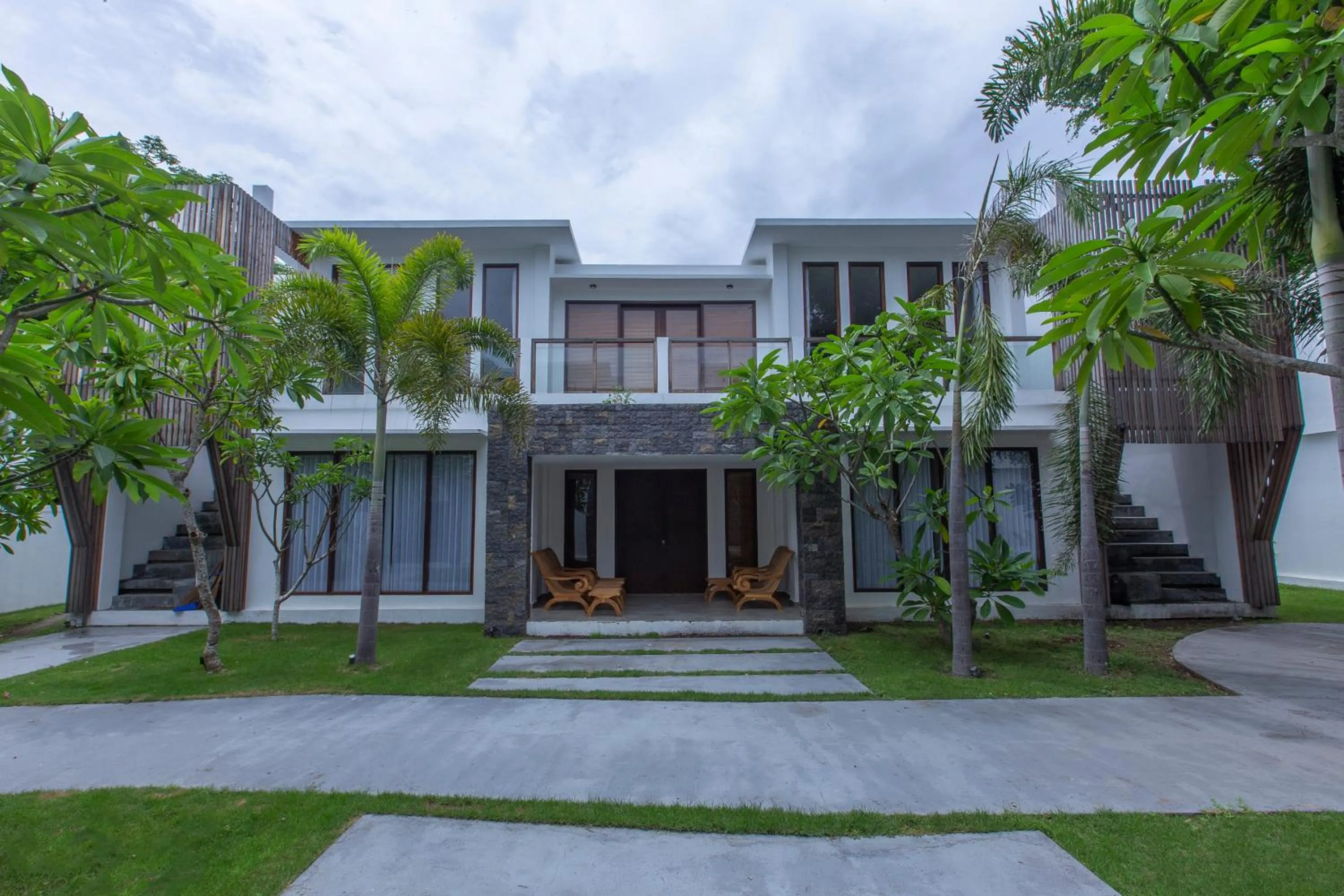 Garden view in Nero North