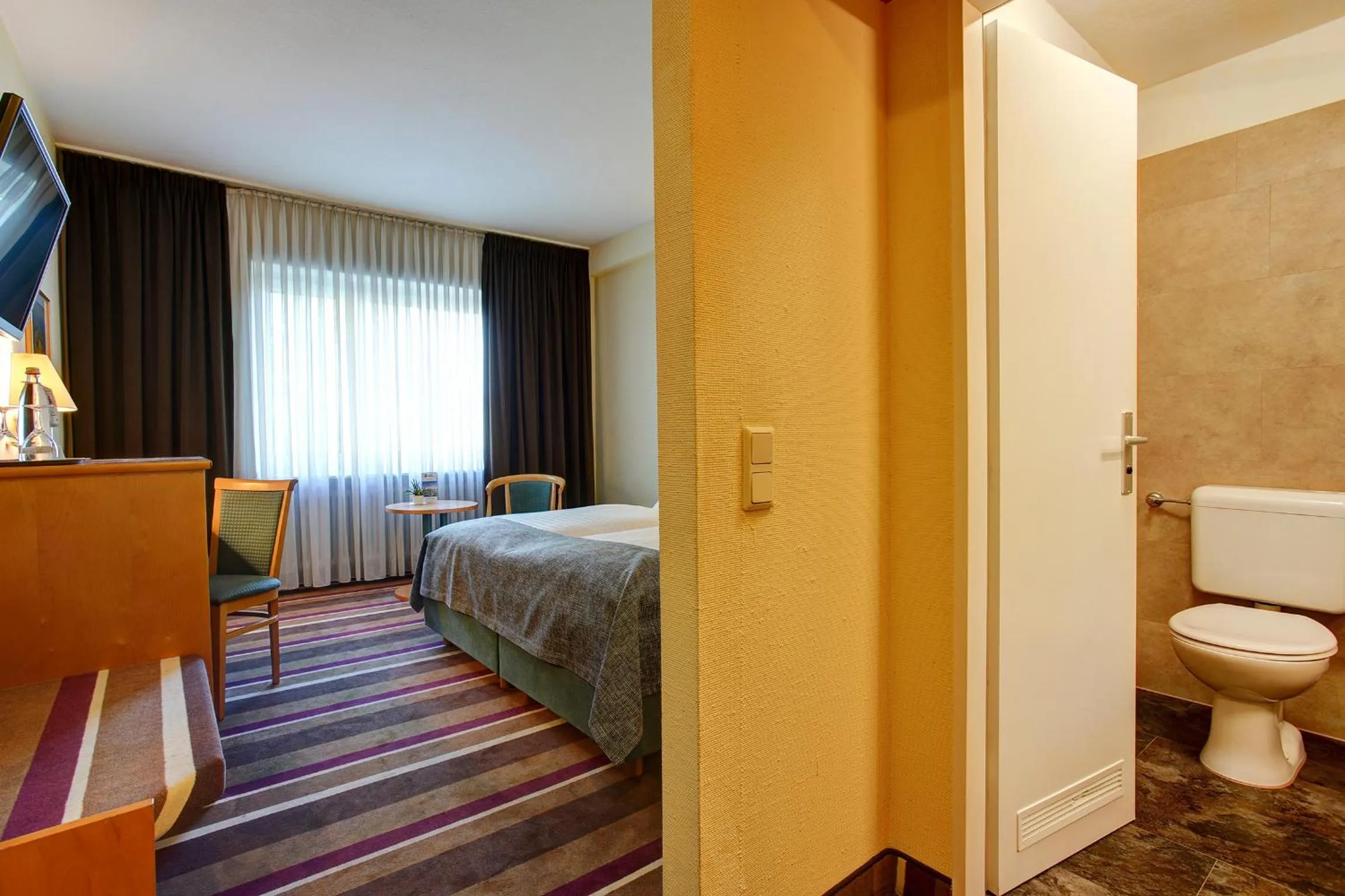 Photo of the whole room, Bed in Sure Hotel by Best Western Ambassador Duesseldorf