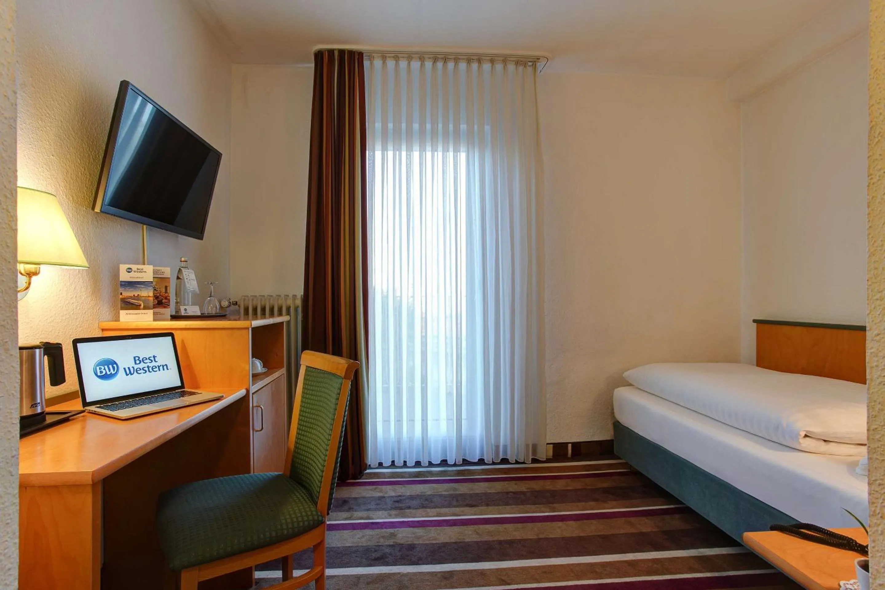 Bedroom, Bed in Sure Hotel by Best Western Ambassador Duesseldorf