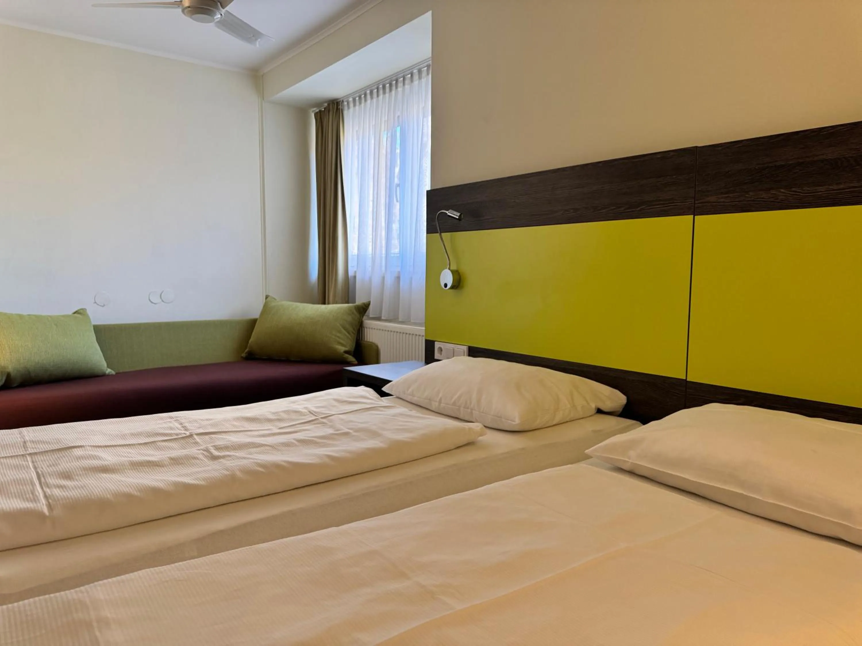 Bed in Behringers City Hotel Nürnberg