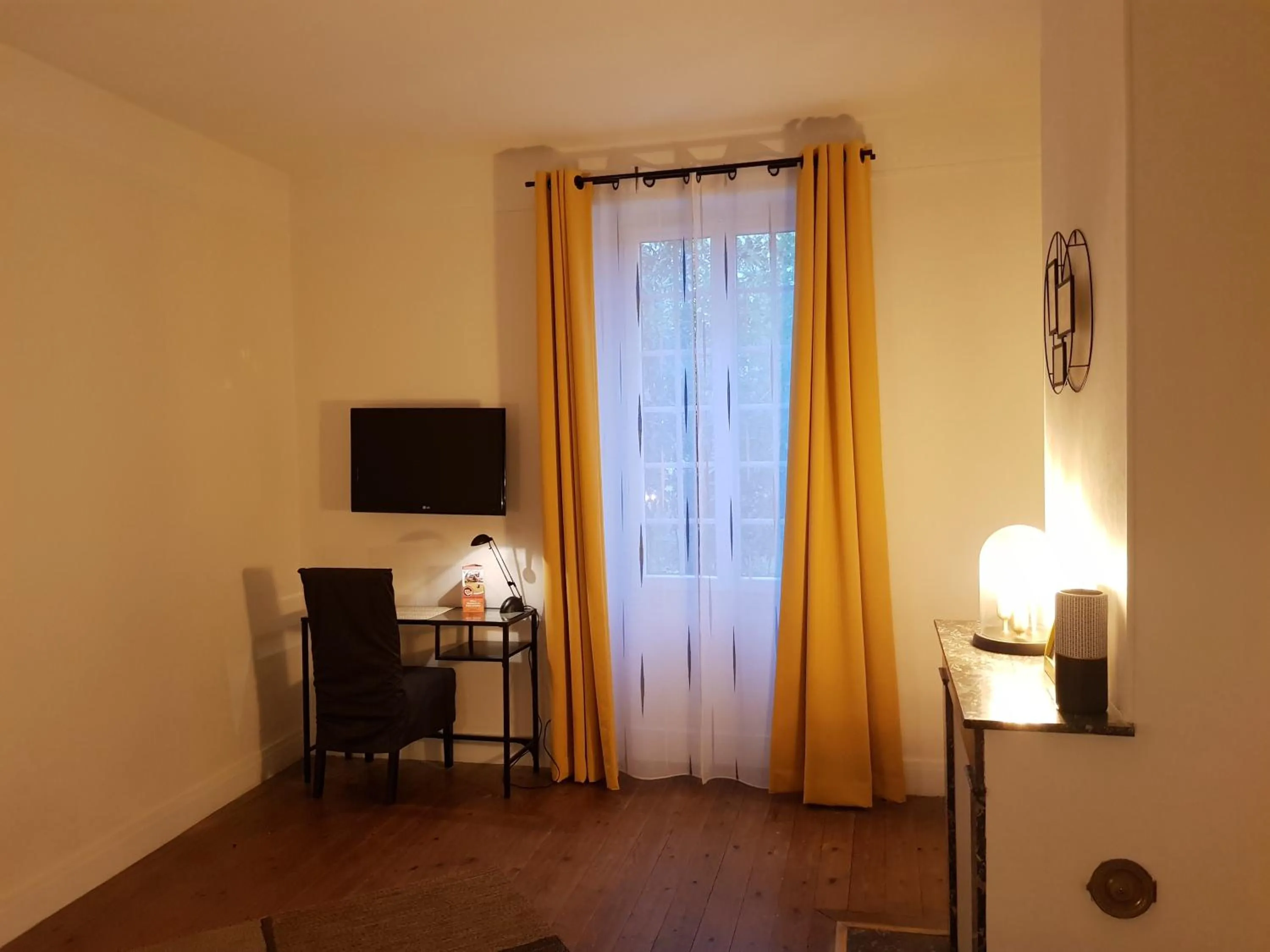 Seating area in L'havre de Saint Germain