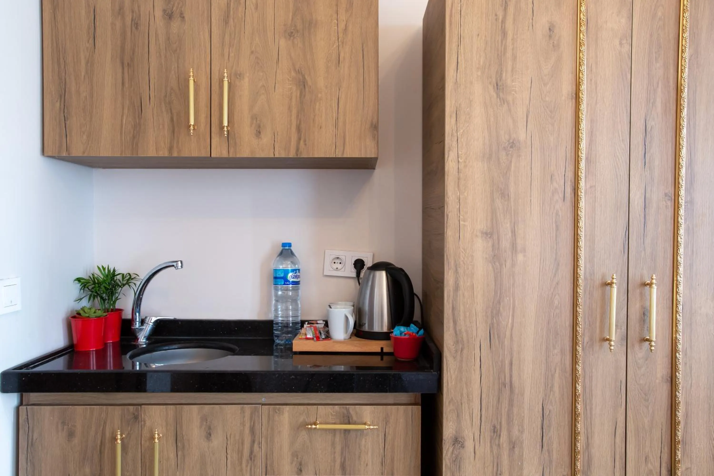 Kitchen or kitchenette in April Story Apart Hotel