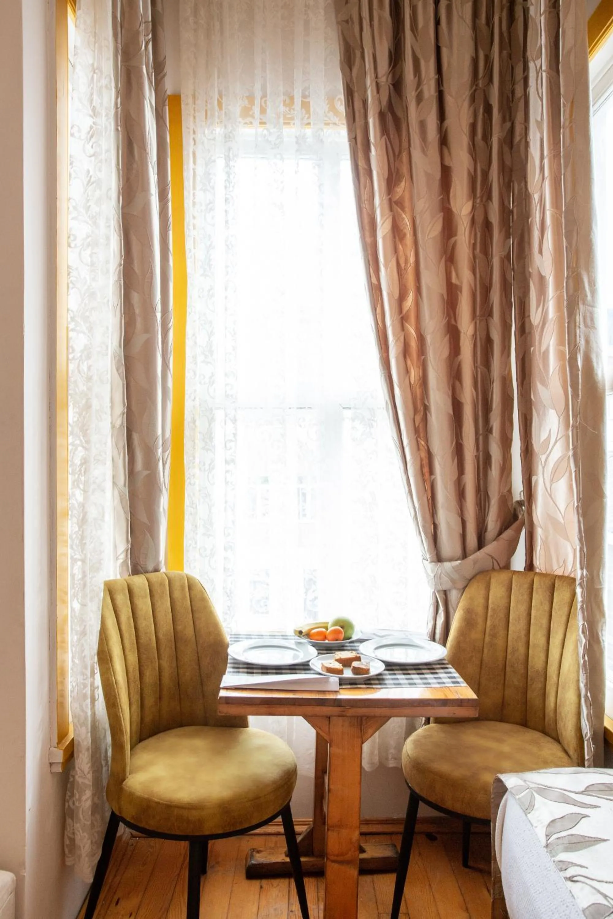 Photo of the whole room in April Story Apart Hotel