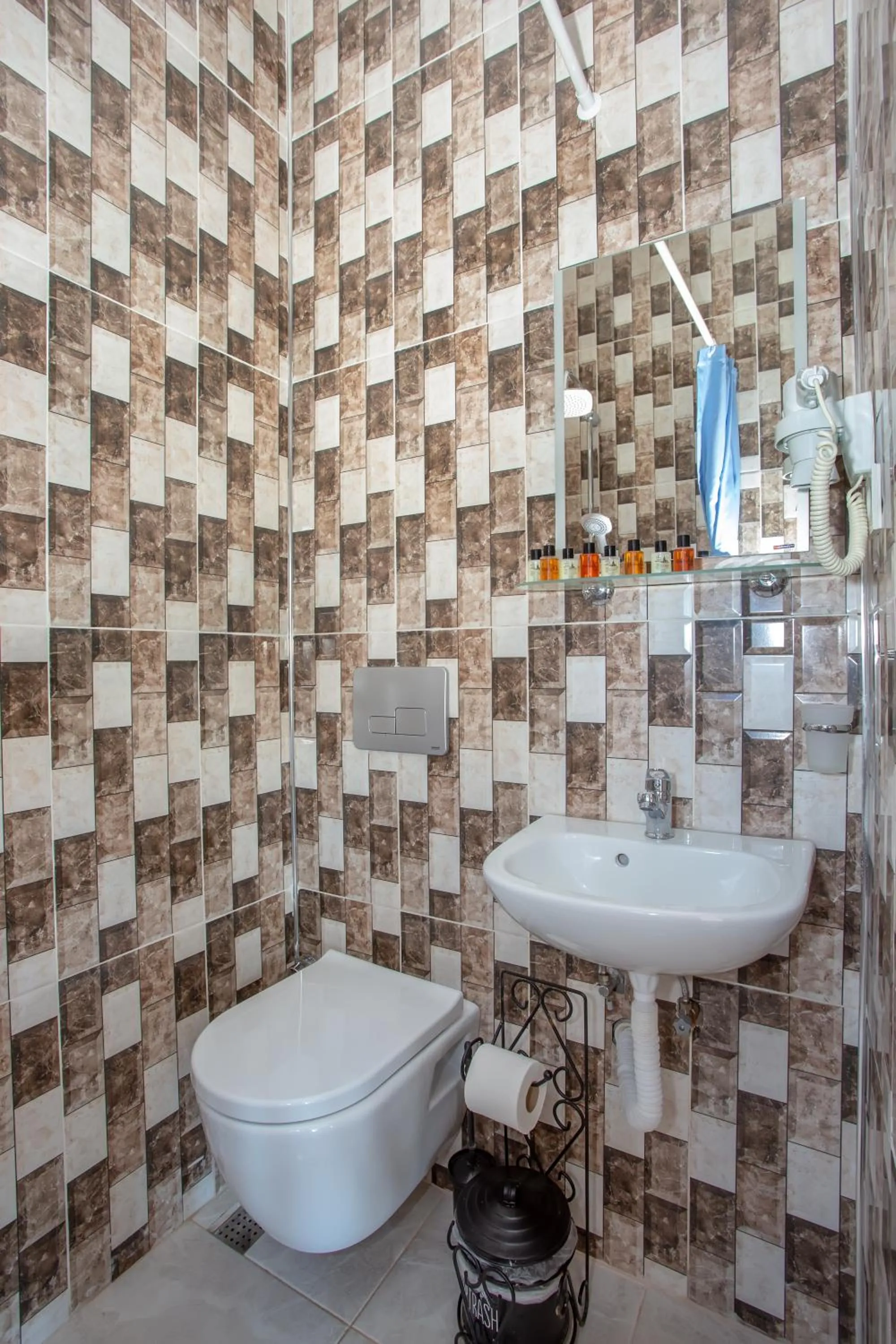 Shower in April Story Apart Hotel