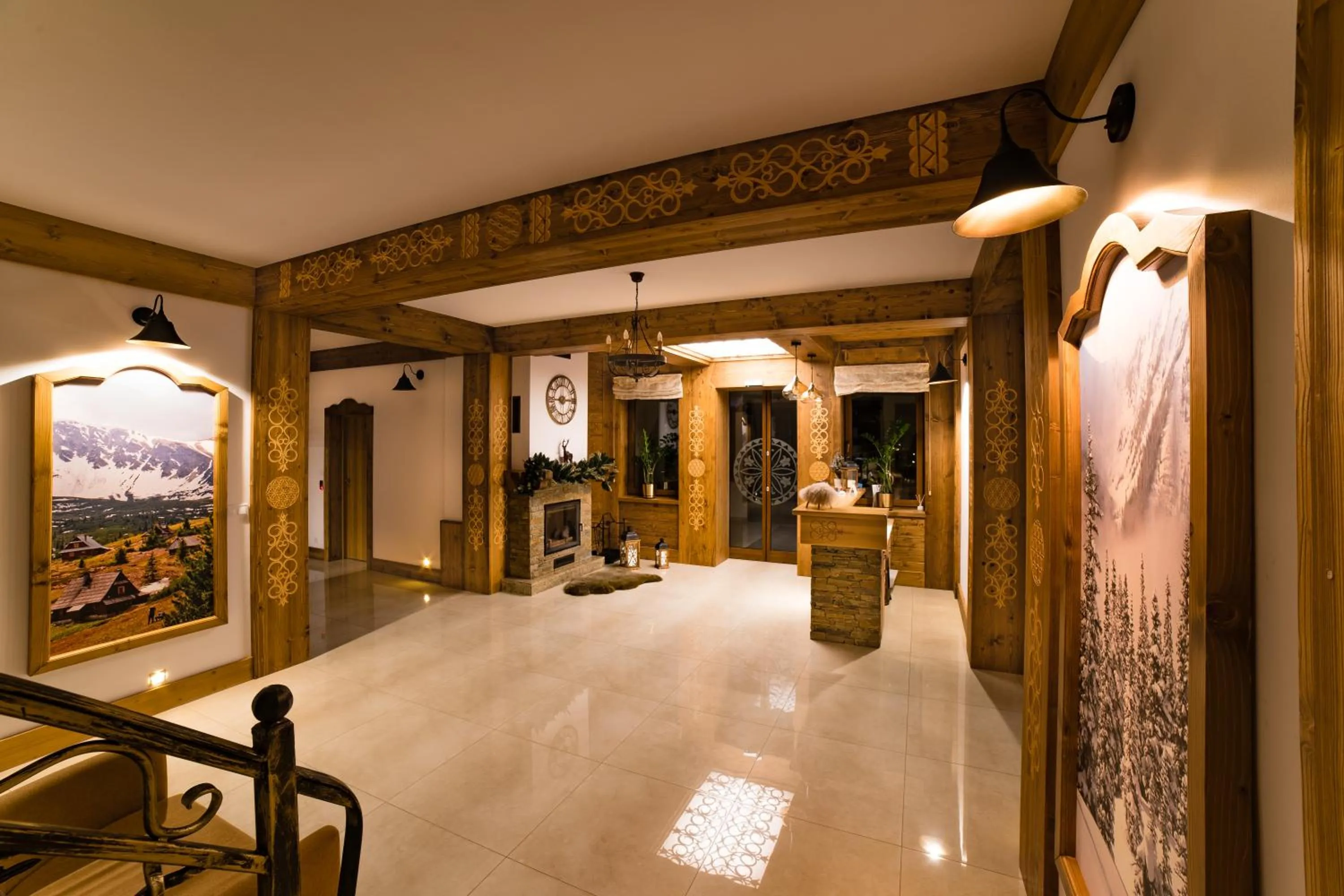 Lobby or reception in Miodowy Dworek