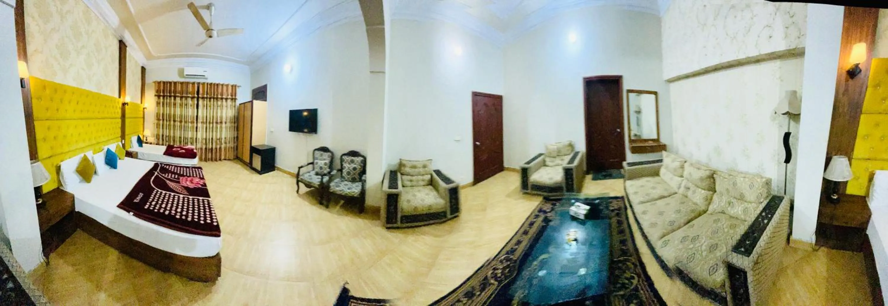 TV and multimedia, Bed in Hotel Serena Palace