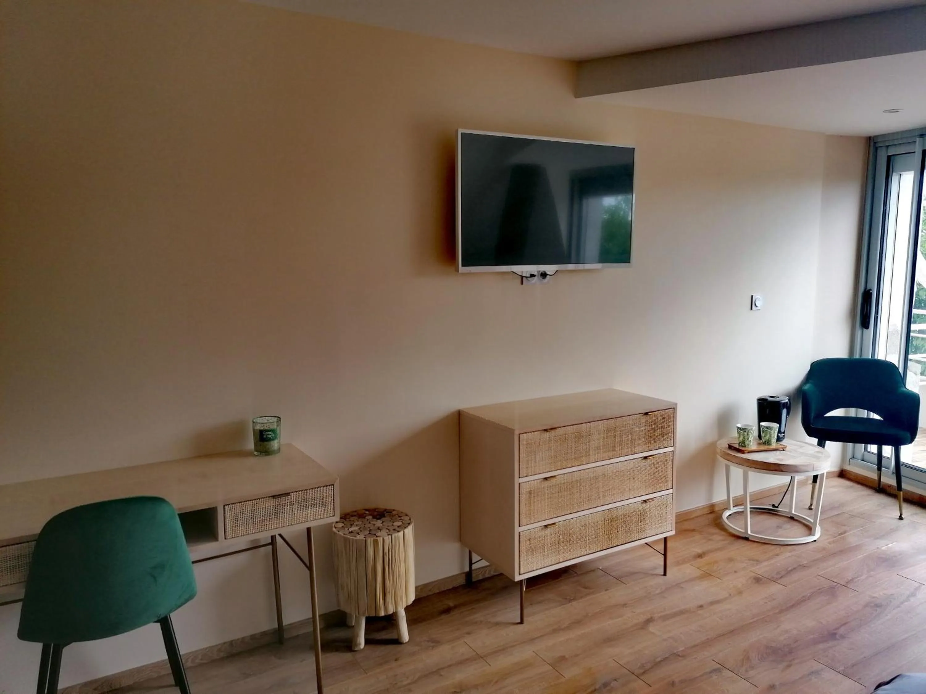 TV and multimedia in Les chambres de la Cotinière - Bord de Saône - St Jean de Losne