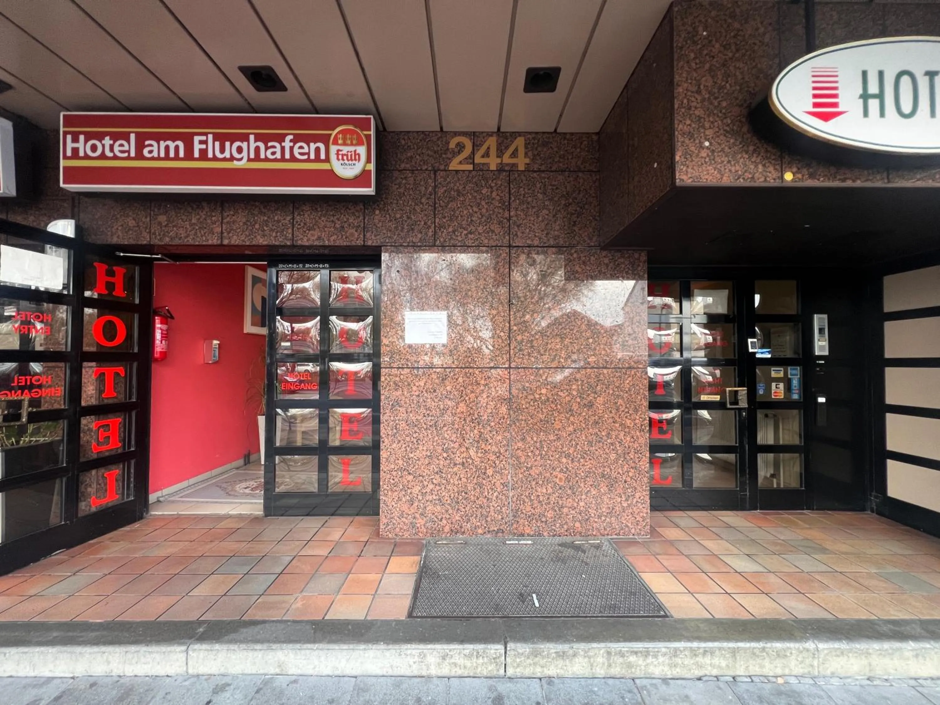 Property logo or sign in Hotel Am Flughafen