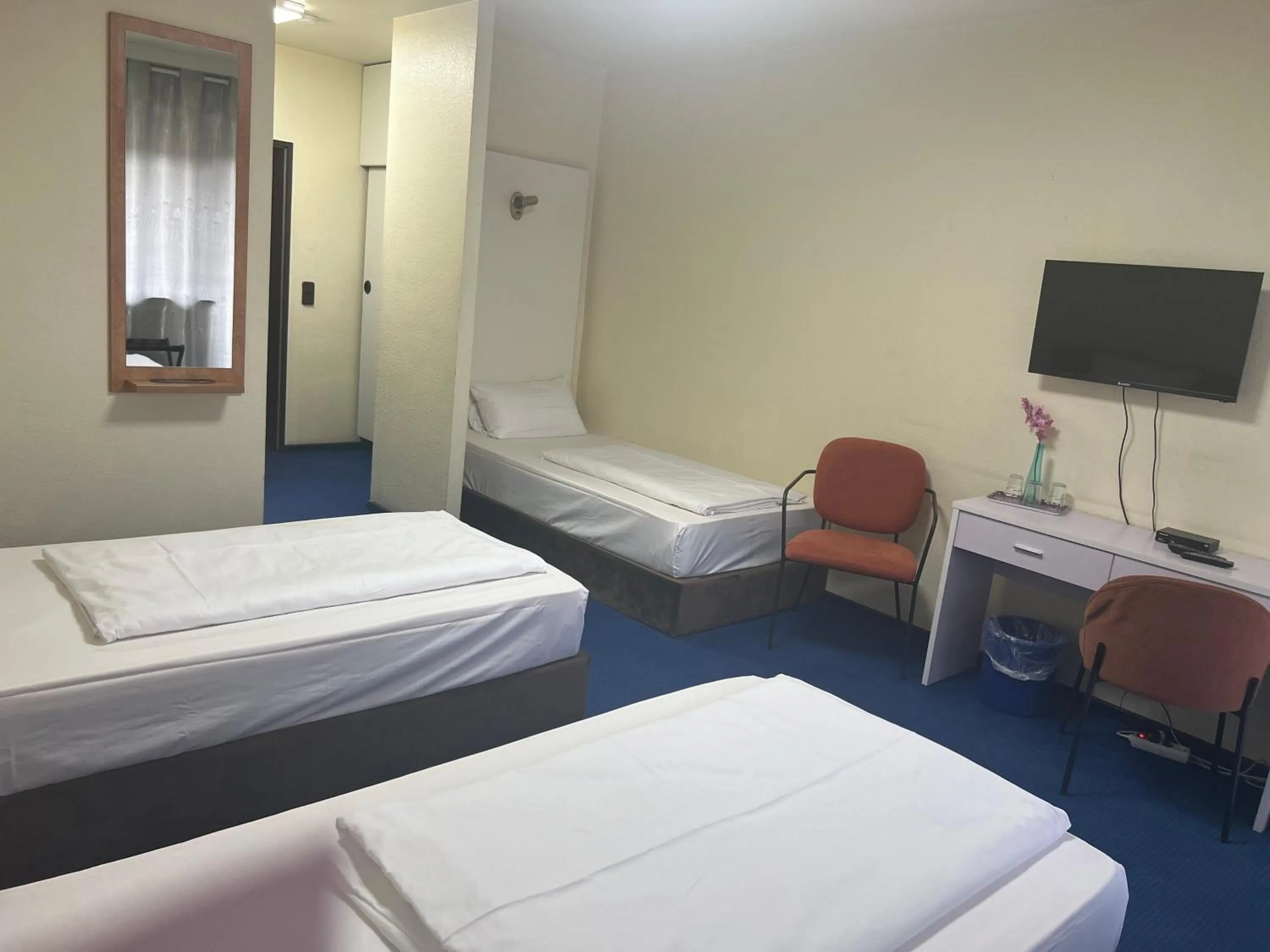 Triple Room in Hotel Am Flughafen