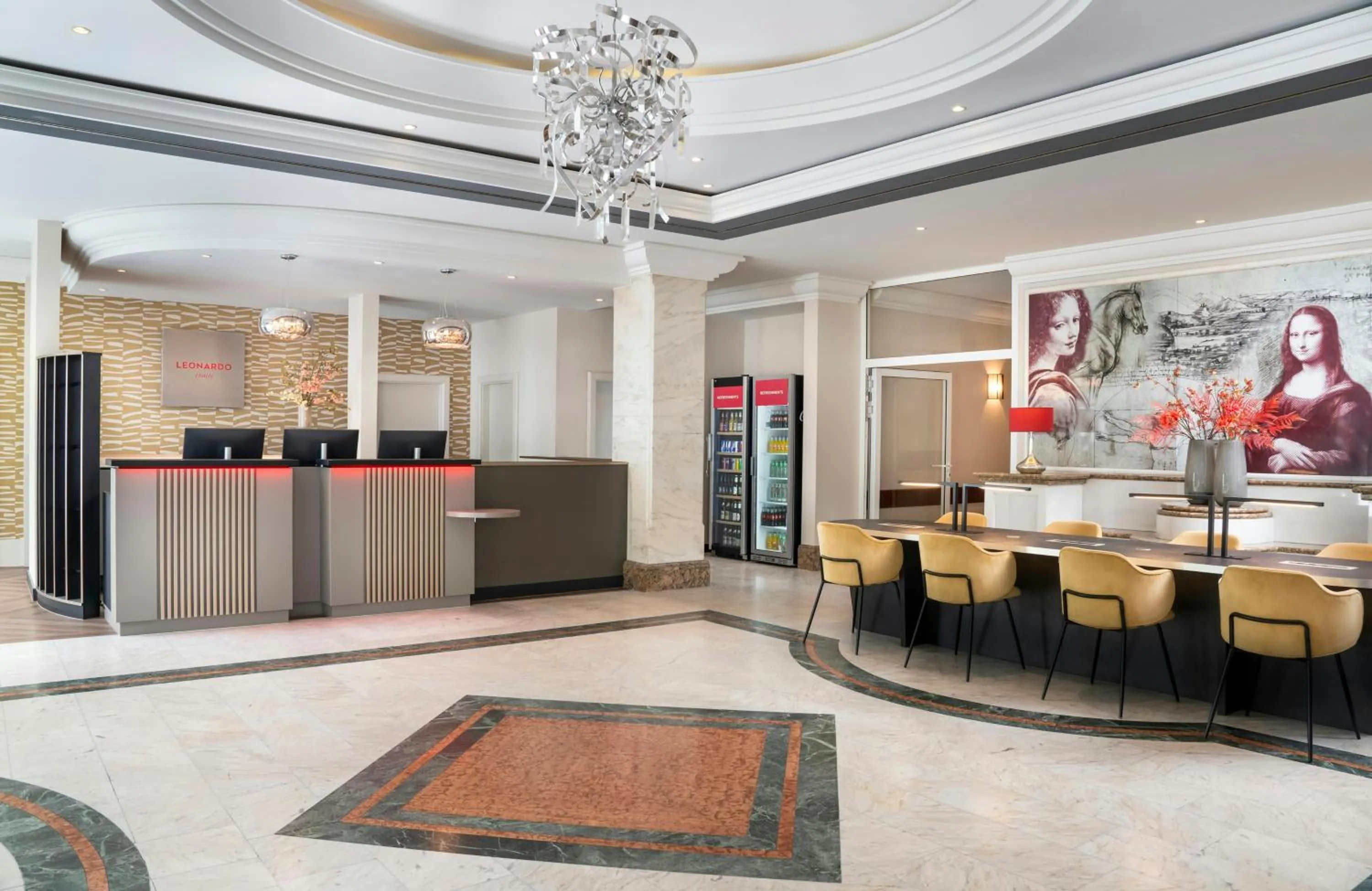 Lobby or reception in Leonardo Hotel Düsseldorf City Center