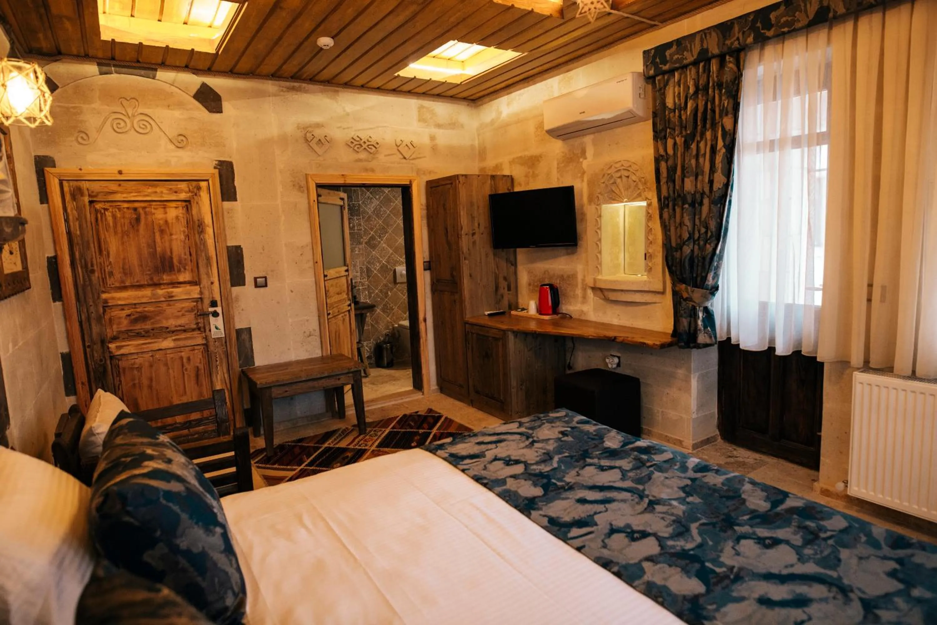 Photo of the whole room, Bed in Wonder of cappadocia
